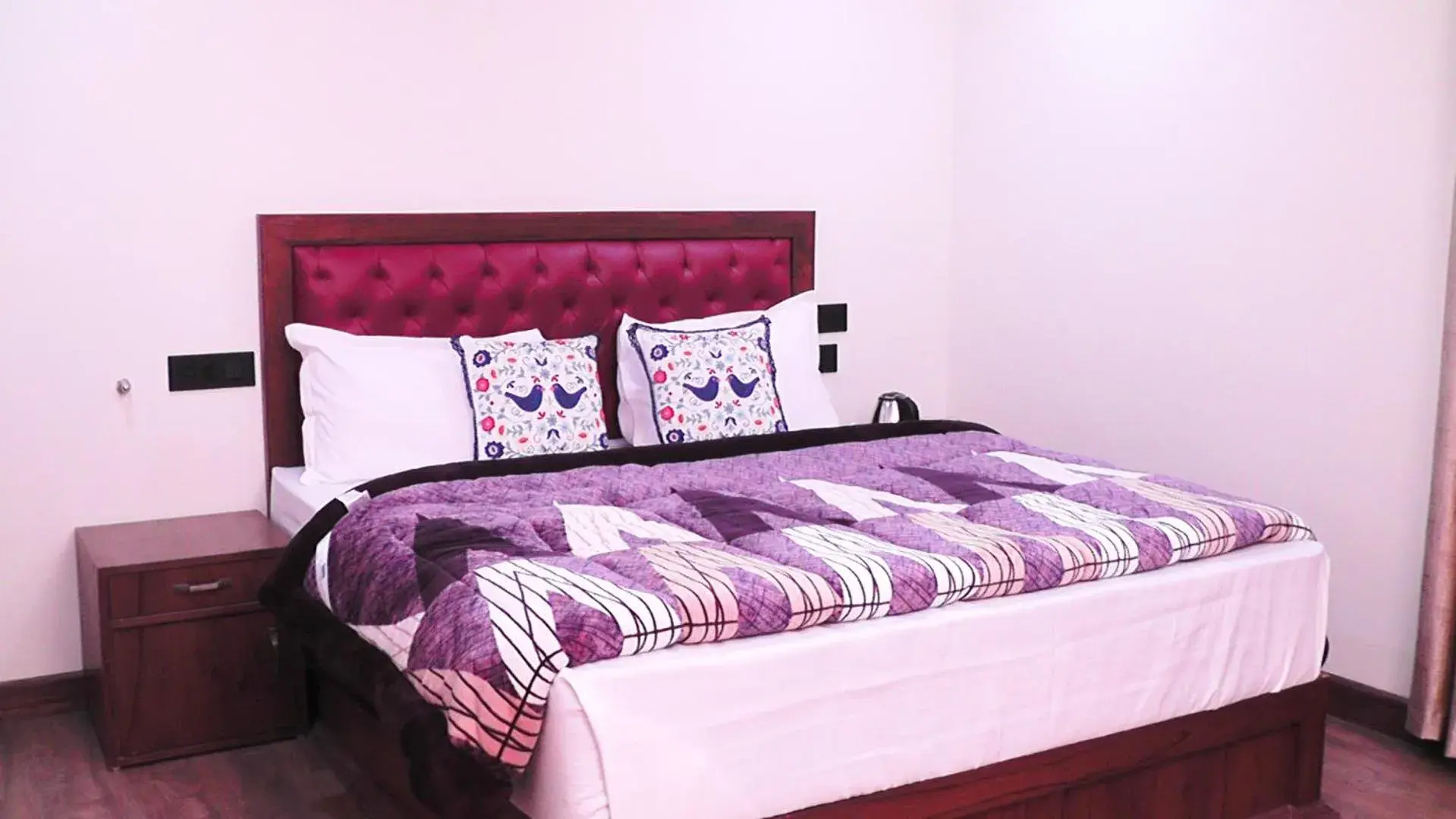 Bed in Hotel Jakhu Heights Bed in Hotel Jakhu Heights