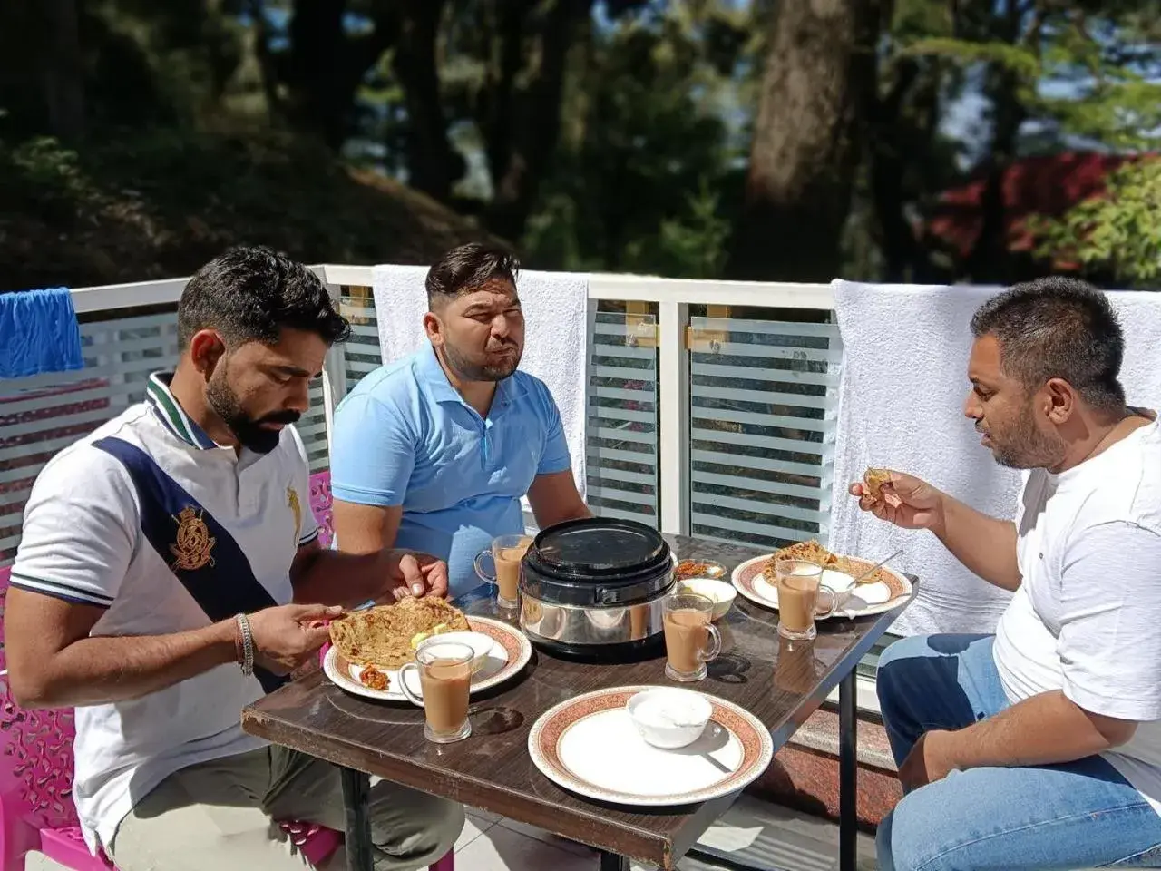 Breakfast in Hotel Jakhu Heights Breakfast in Hotel Jakhu Heights