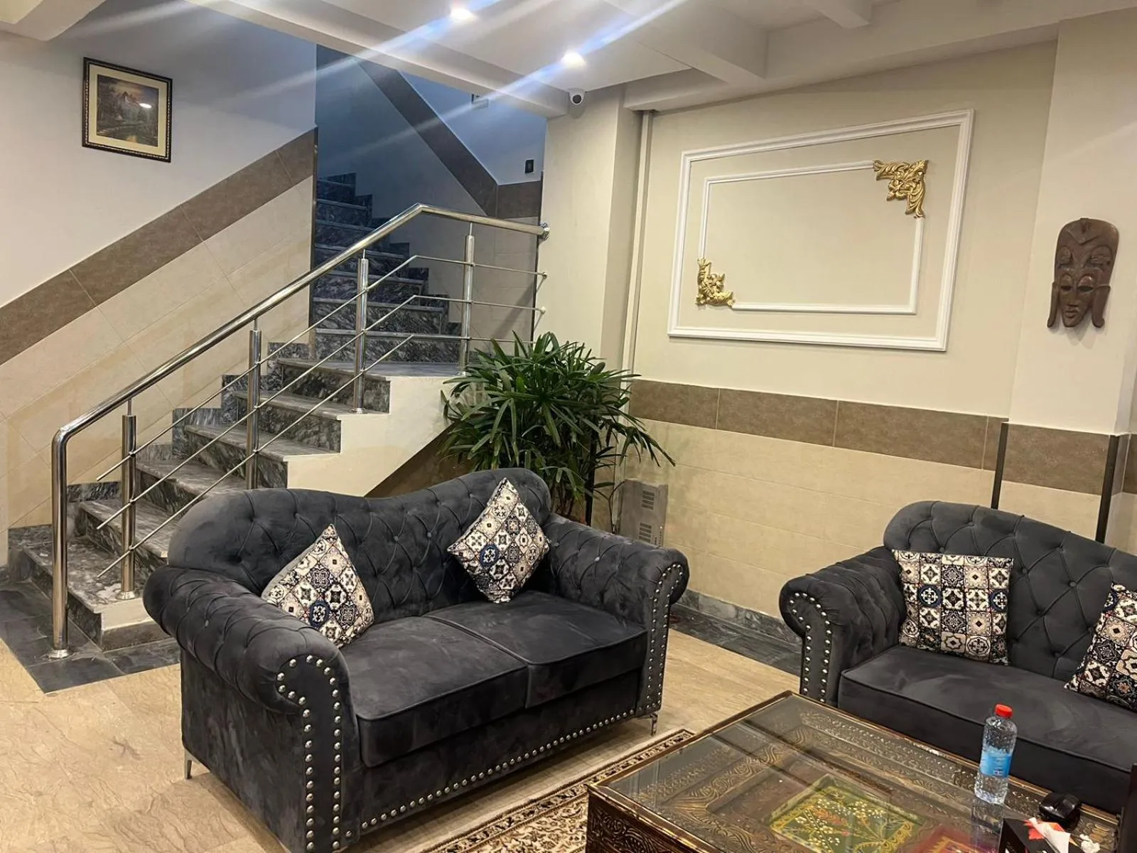 Seating area in Hotel Swiss Pearl