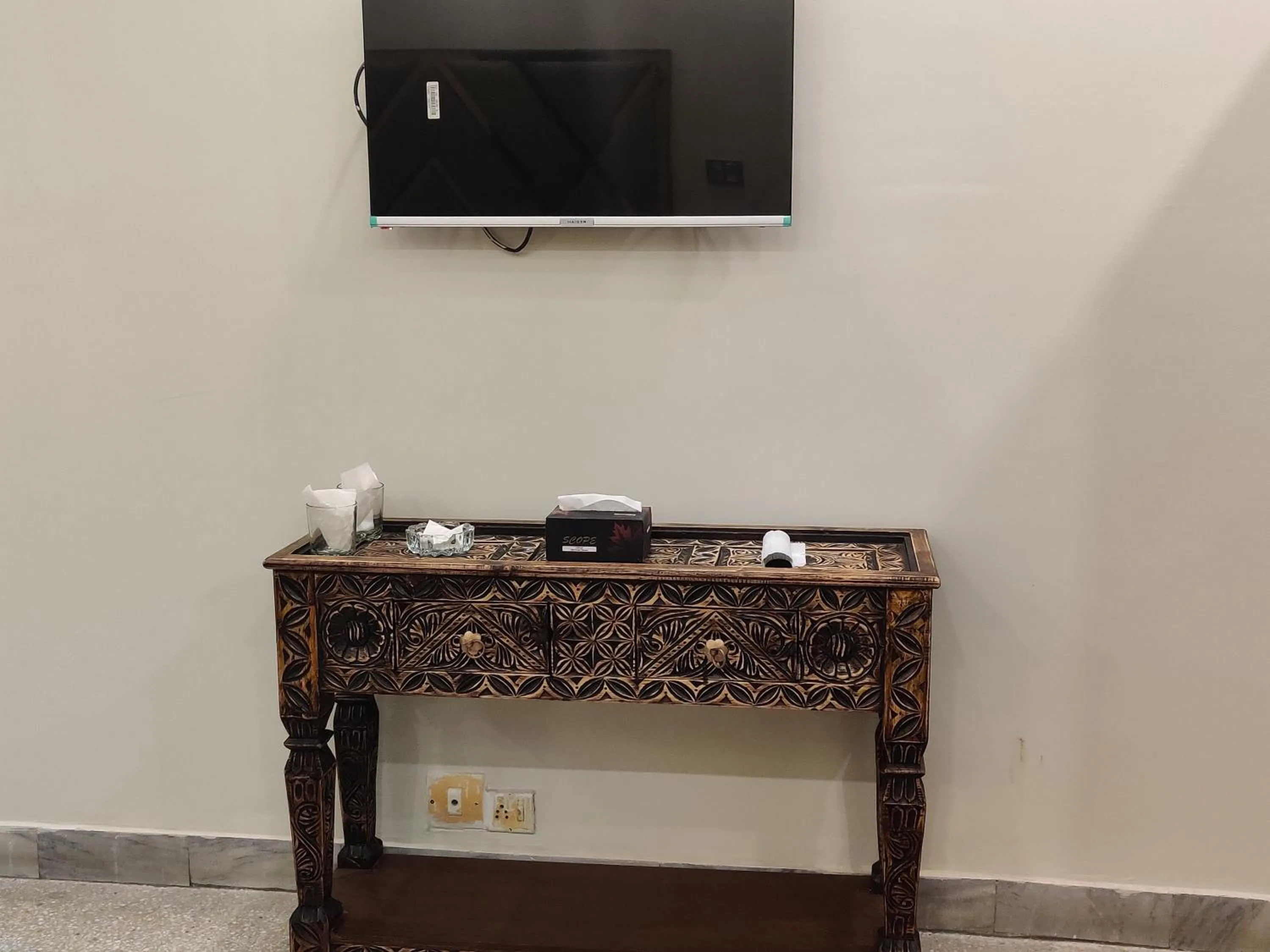 TV and multimedia in Hotel Swiss Pearl