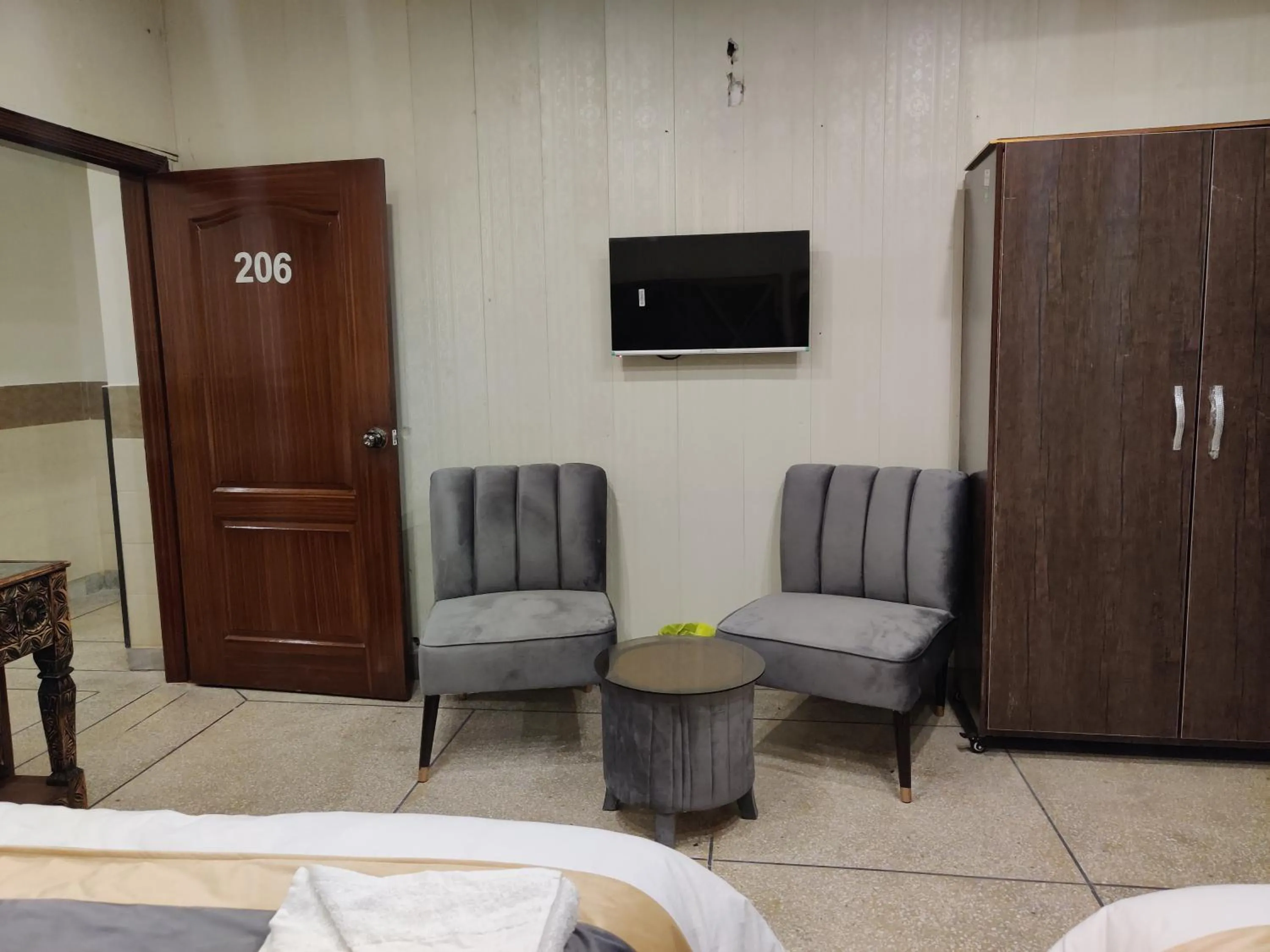 TV and multimedia in Hotel Swiss Pearl