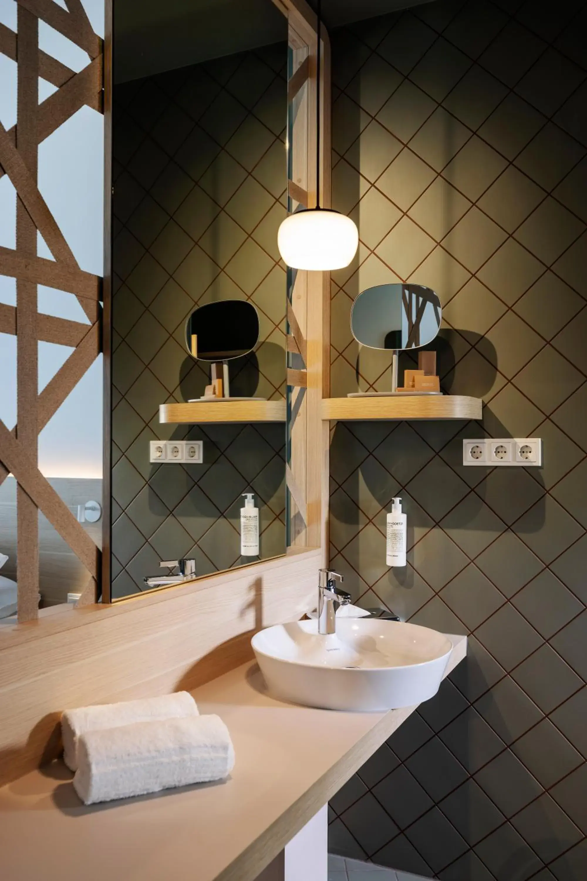 Standard Double or Twin Room in ARCOTEL AQ Wien Standard Double or Twin Room in ARCOTEL AQ Wien