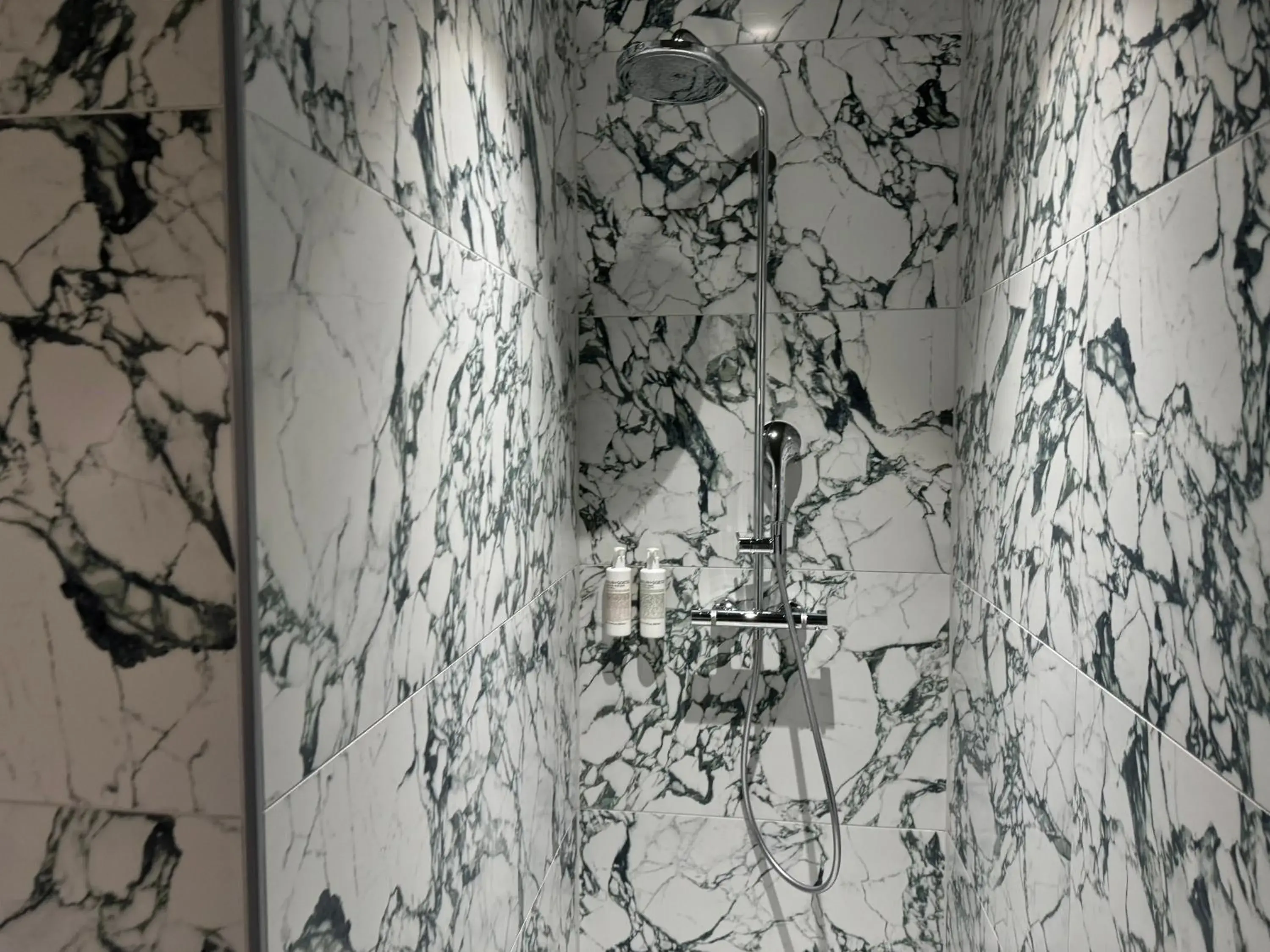 Bathroom in ARCOTEL AQ Wien Bathroom in ARCOTEL AQ Wien