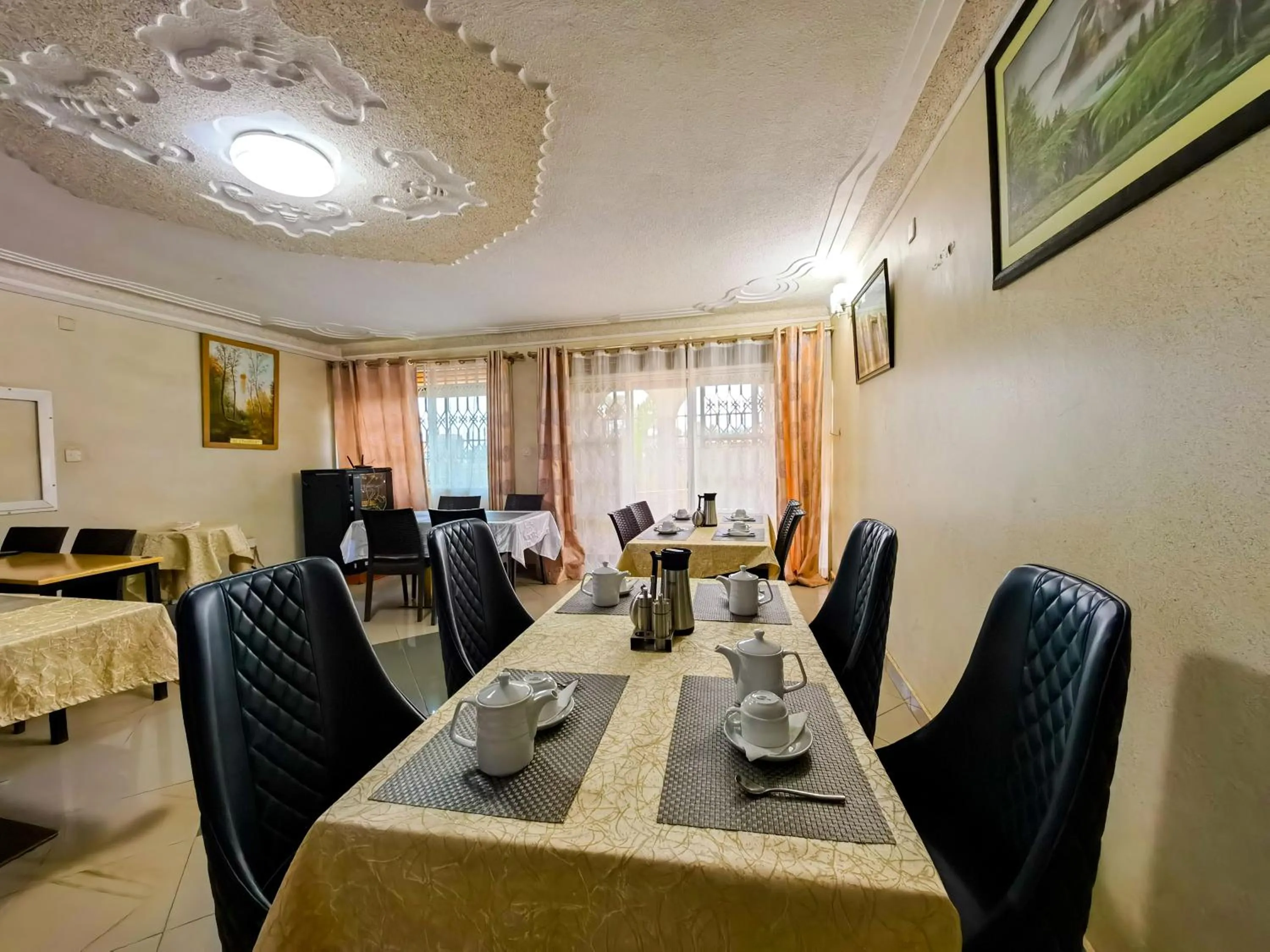 Restaurant/places to eat in Fancy Hotel Munyonyo