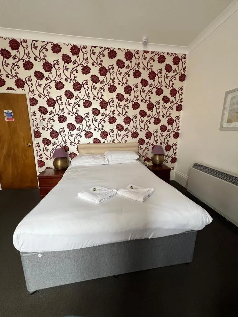 Bedroom, Bed in The Embassy Hotel