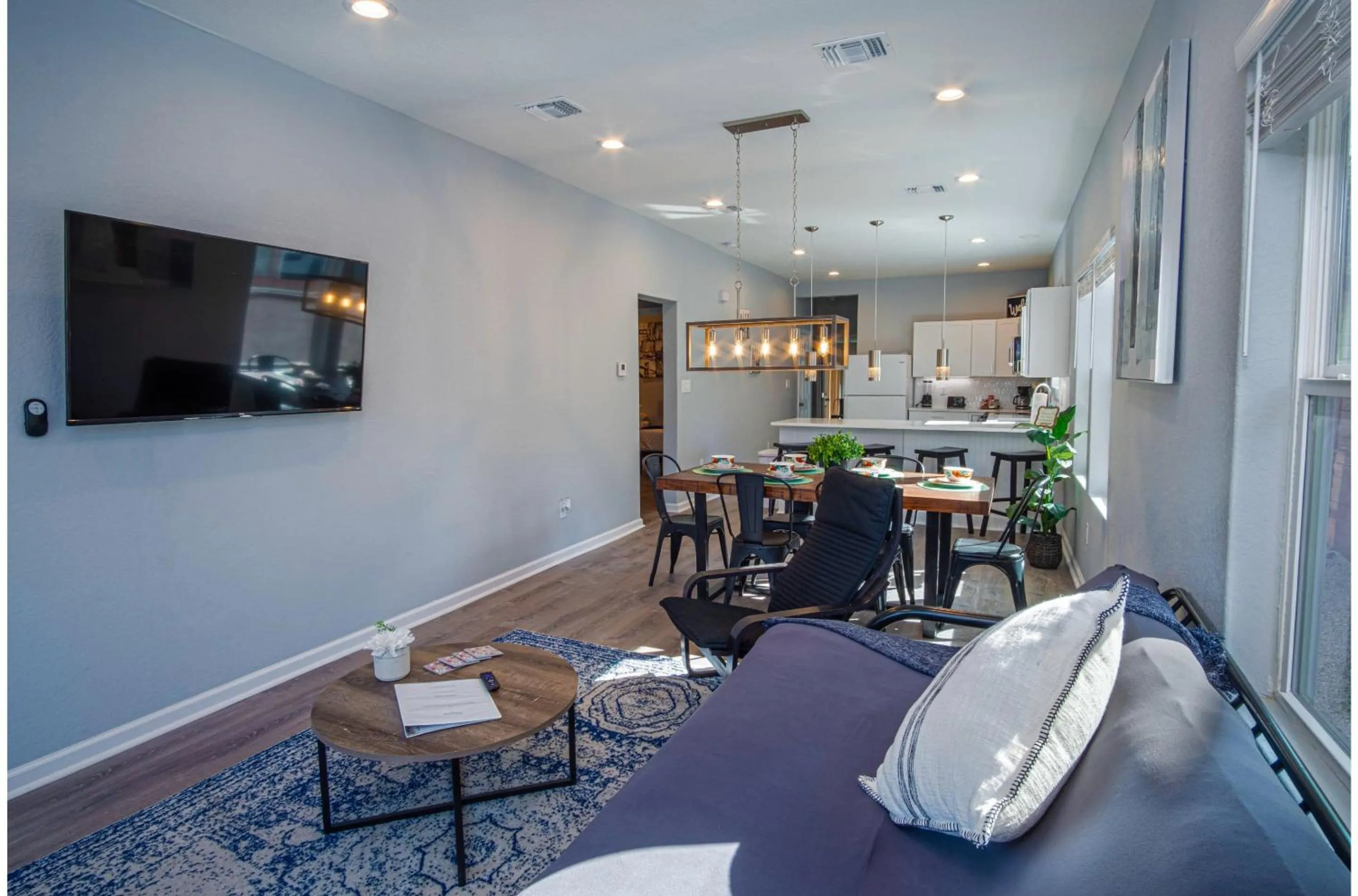 Spectacular Brand New 4BR2.5BA Near DT Riverwalk