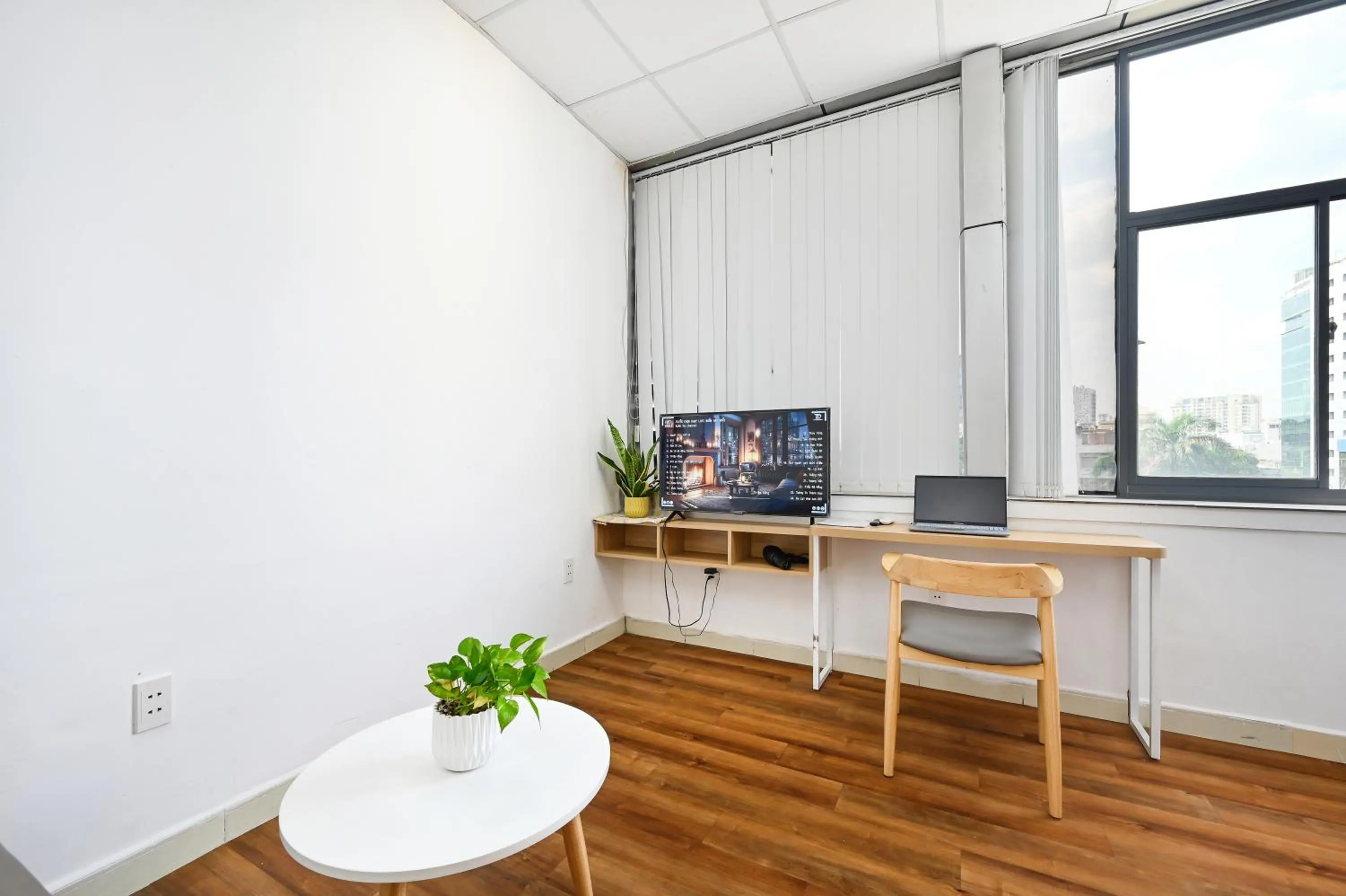 Business facilities in LalaHouse Summer Park