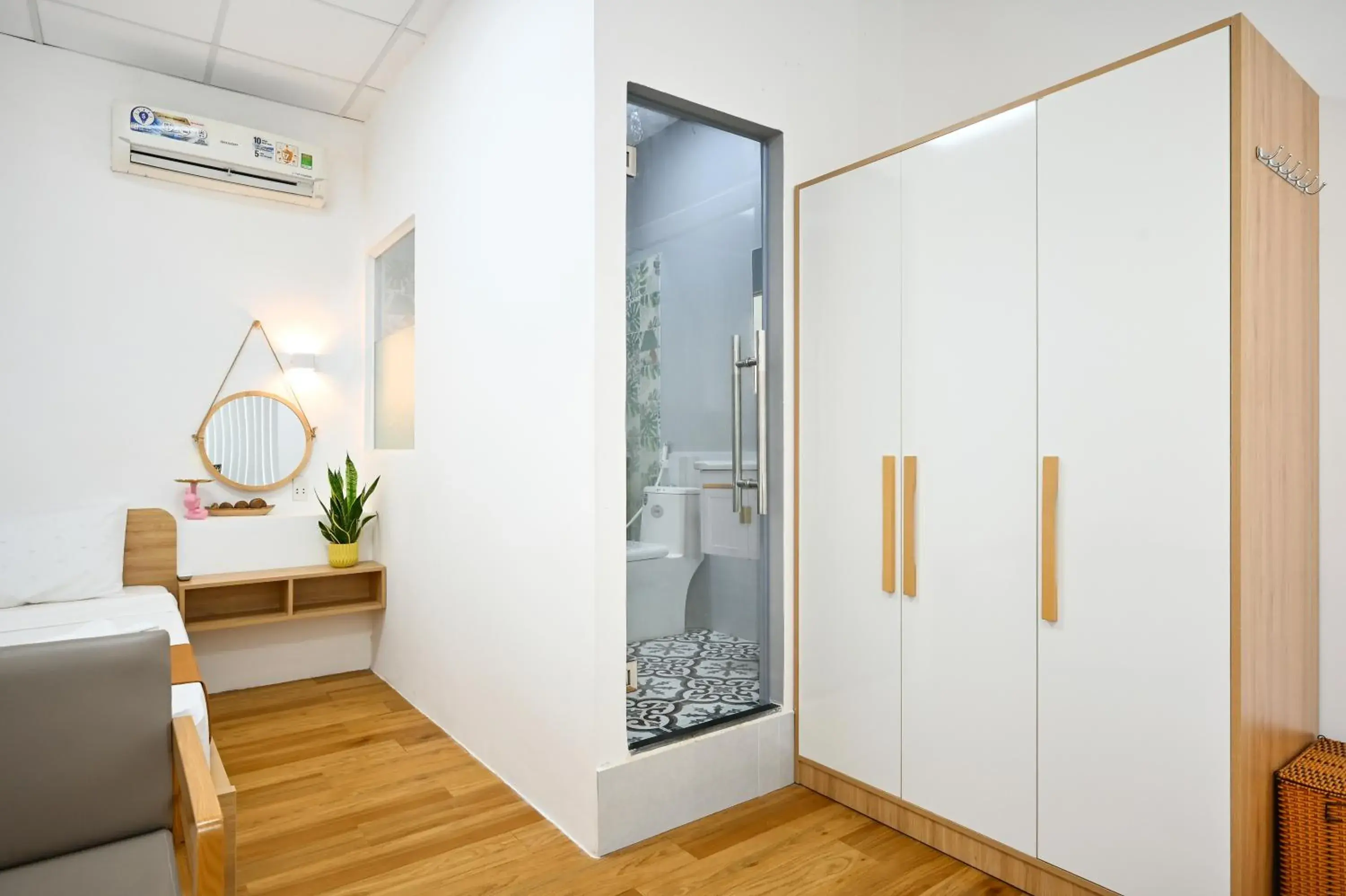 Shower in LalaHouse Summer Park Shower in LalaHouse Summer Park