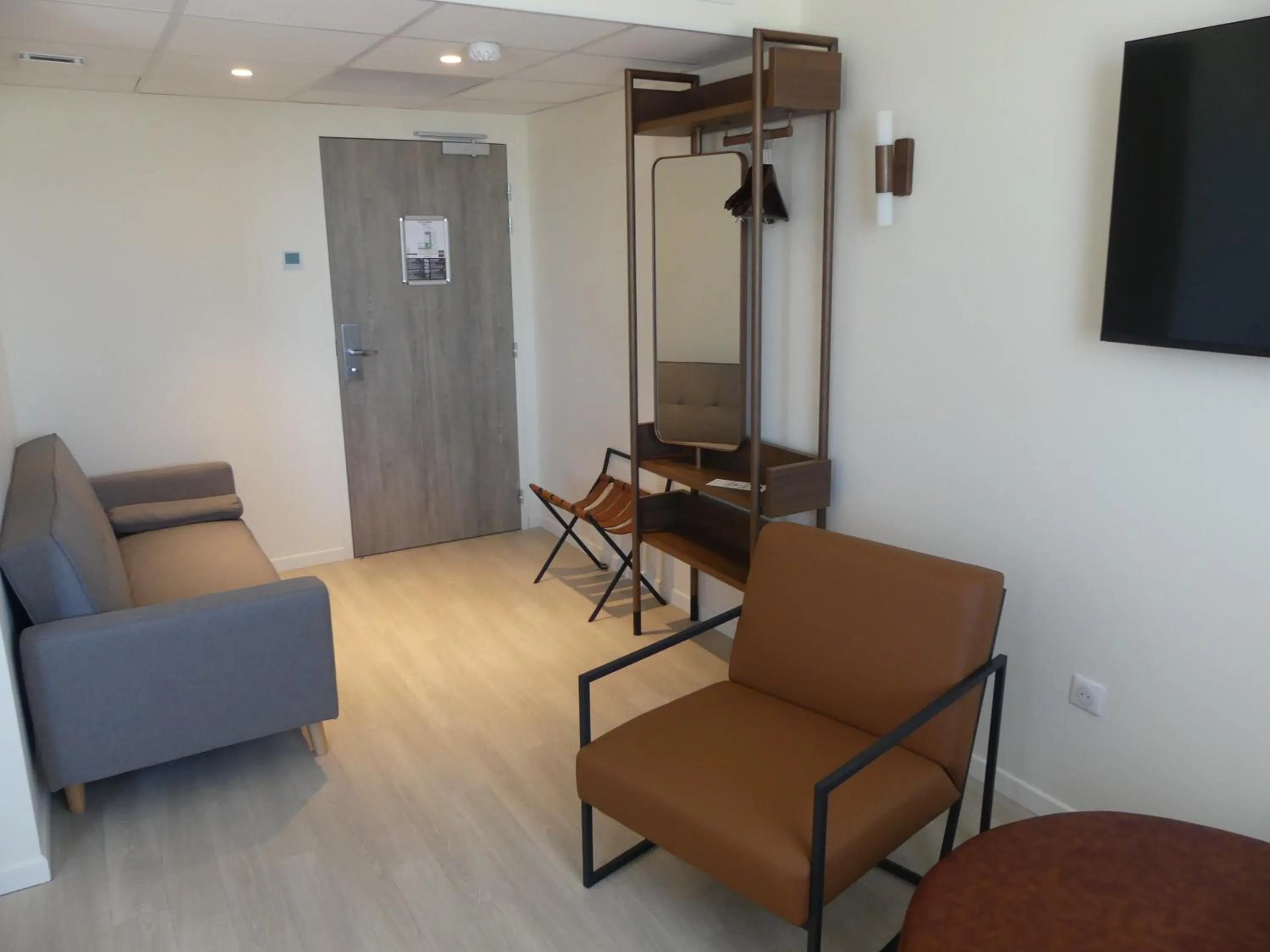 Photo of the whole room in Adonis le Castellet