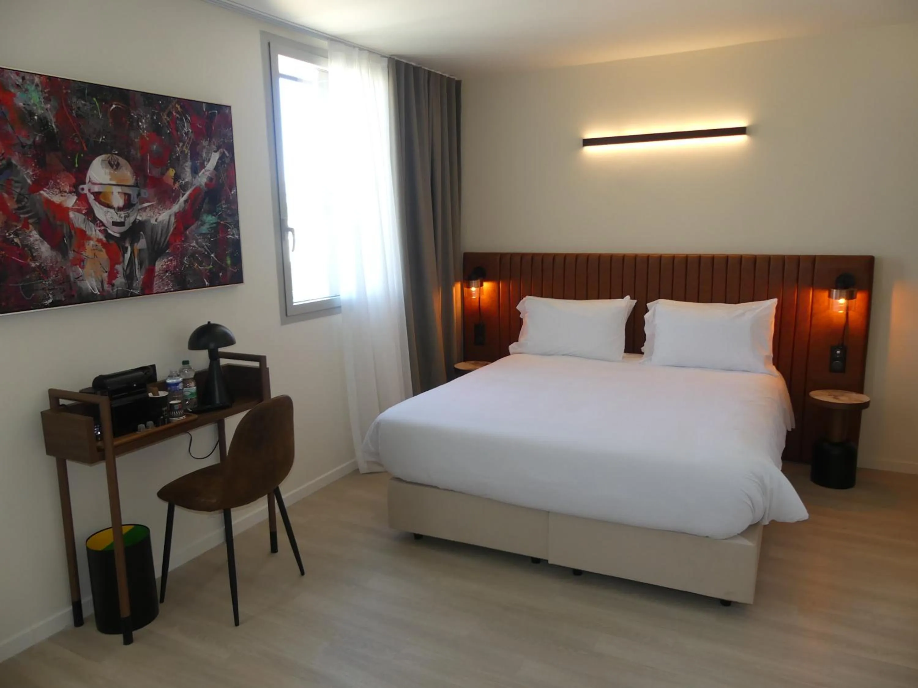 Bedroom, Bed in Adonis le Castellet