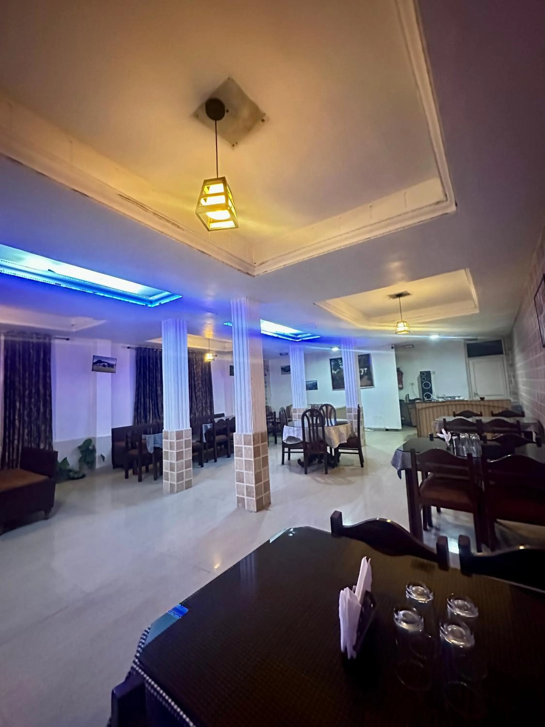 Restaurant/places to eat in Western Nest International