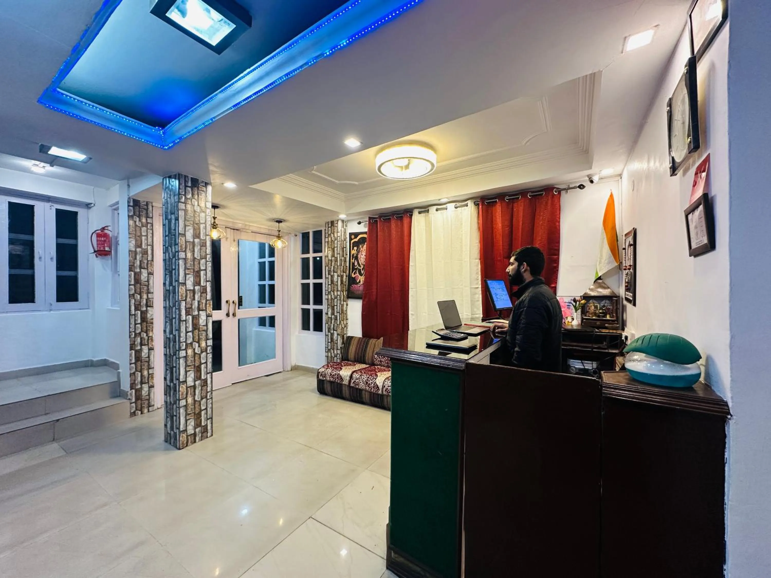 People in Western Nest International