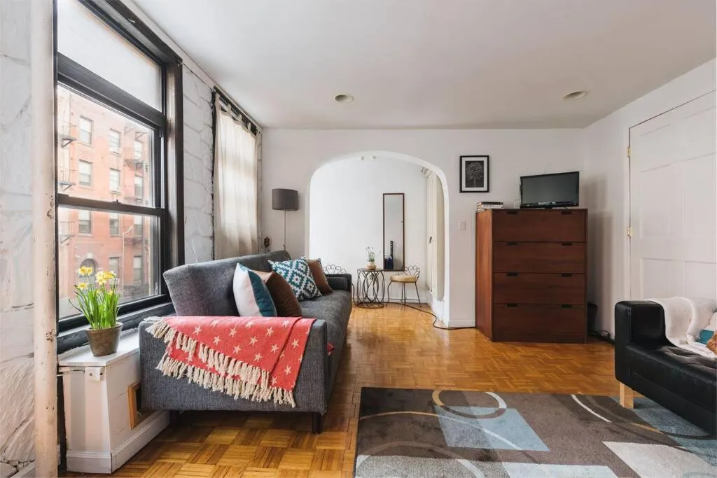 TV and multimedia in East Village Townhouse