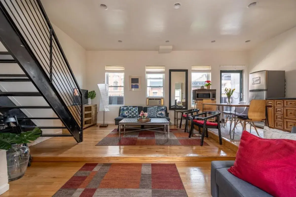 Two-Bedroom Apartment in East Village Townhouse Two-Bedroom Apartment in East Village Townhouse