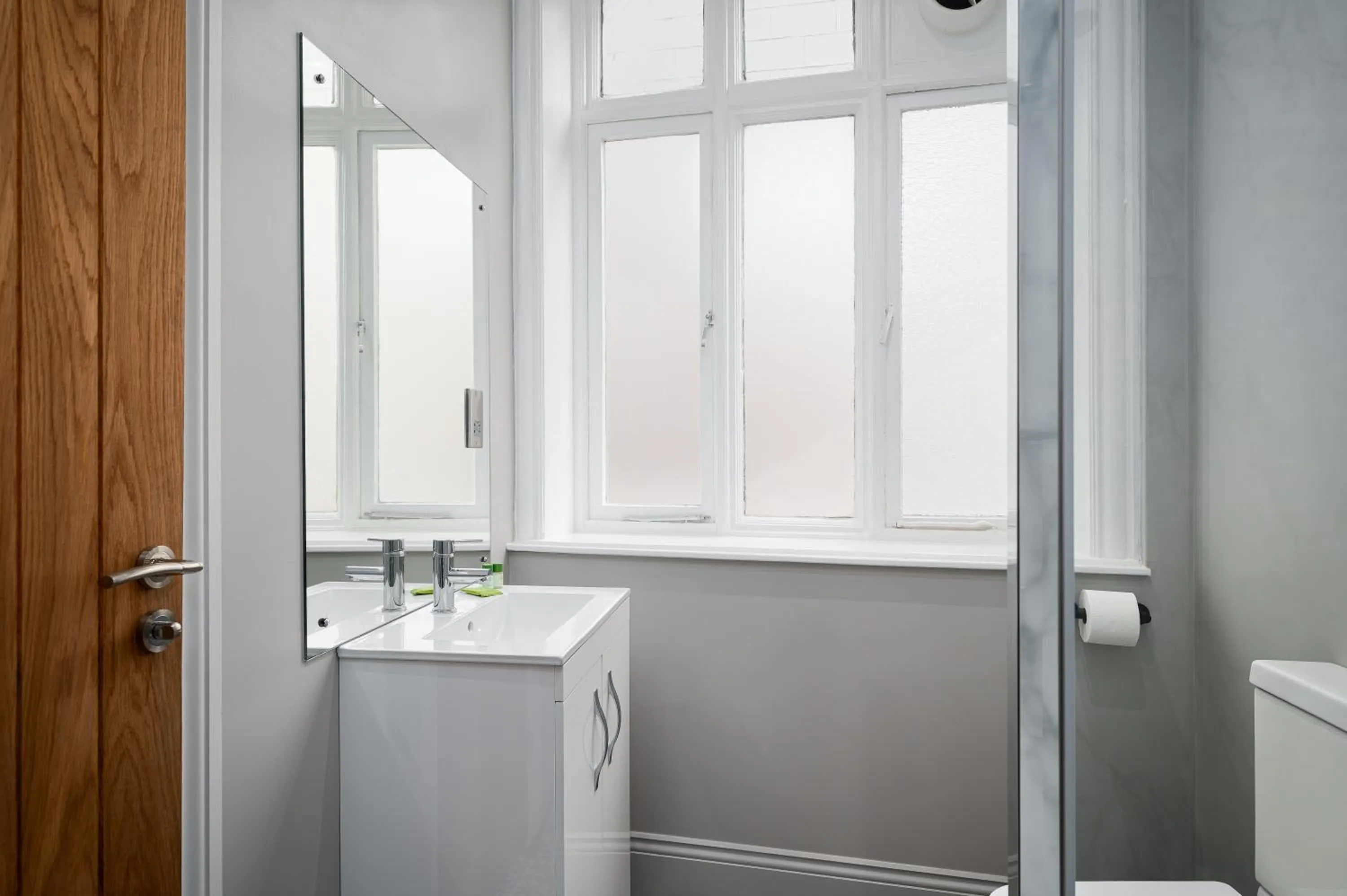 Bathroom in Elephant and Castle