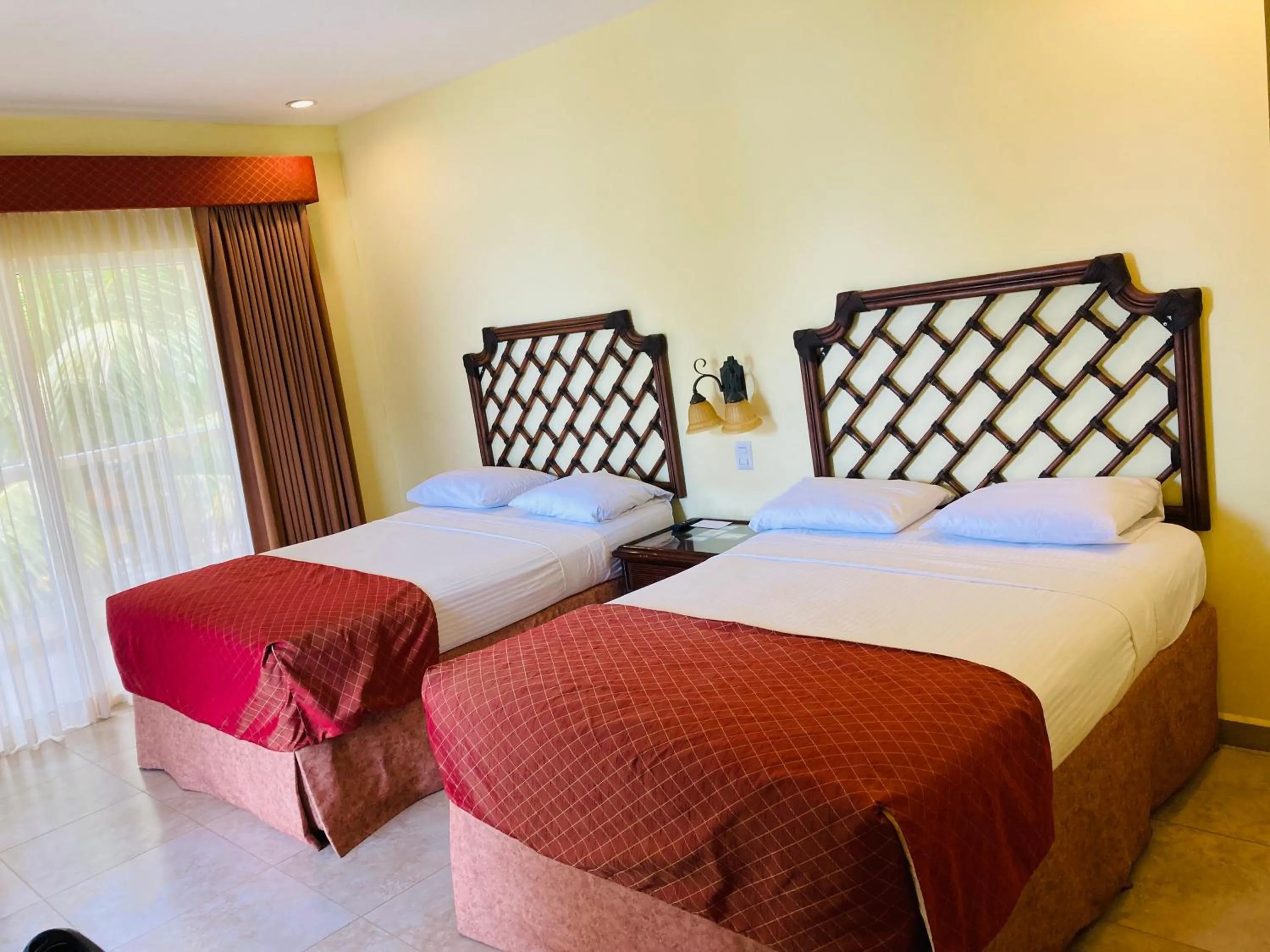 Bed in Honduras Shores Plantations