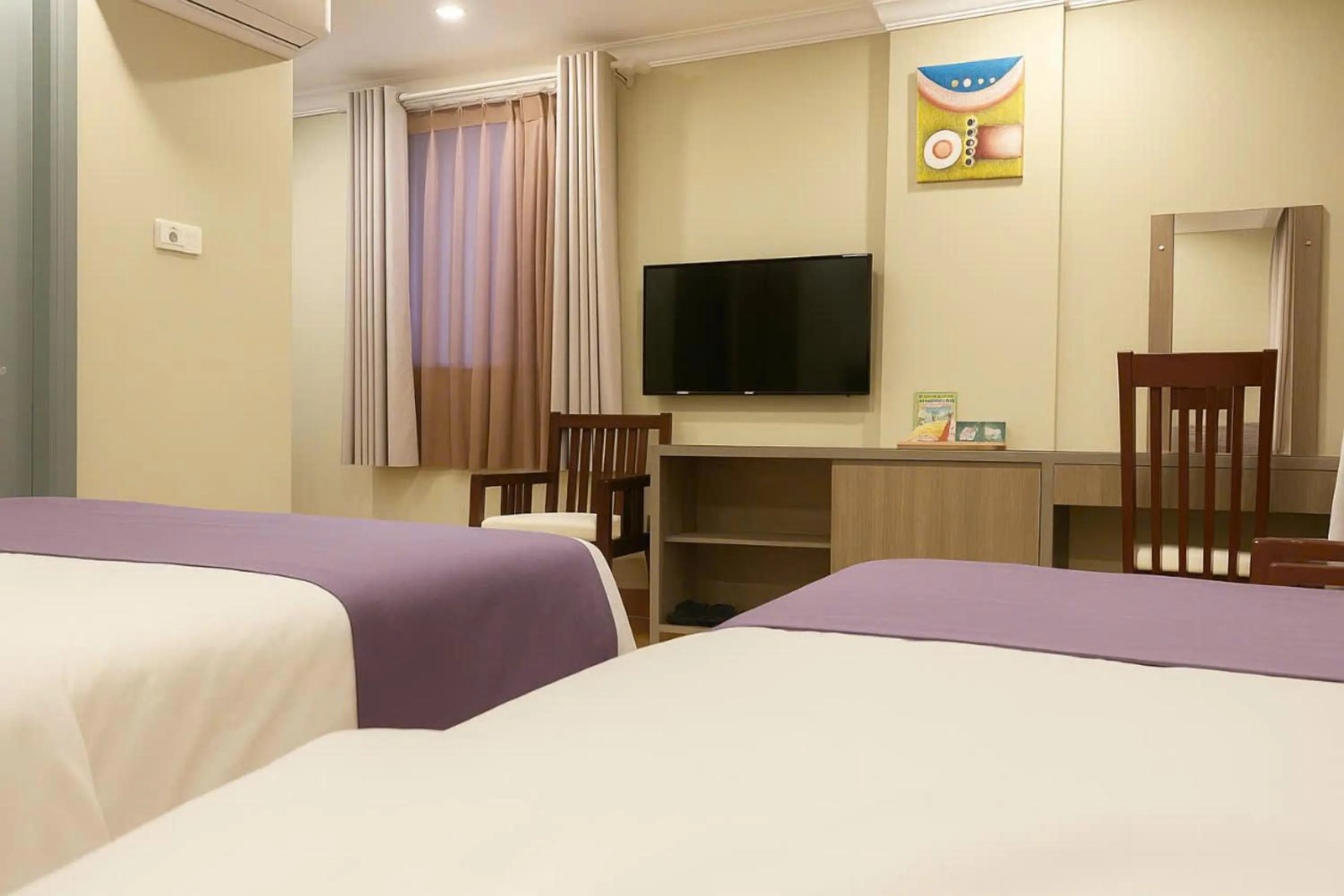 Bed in Yen Indochine