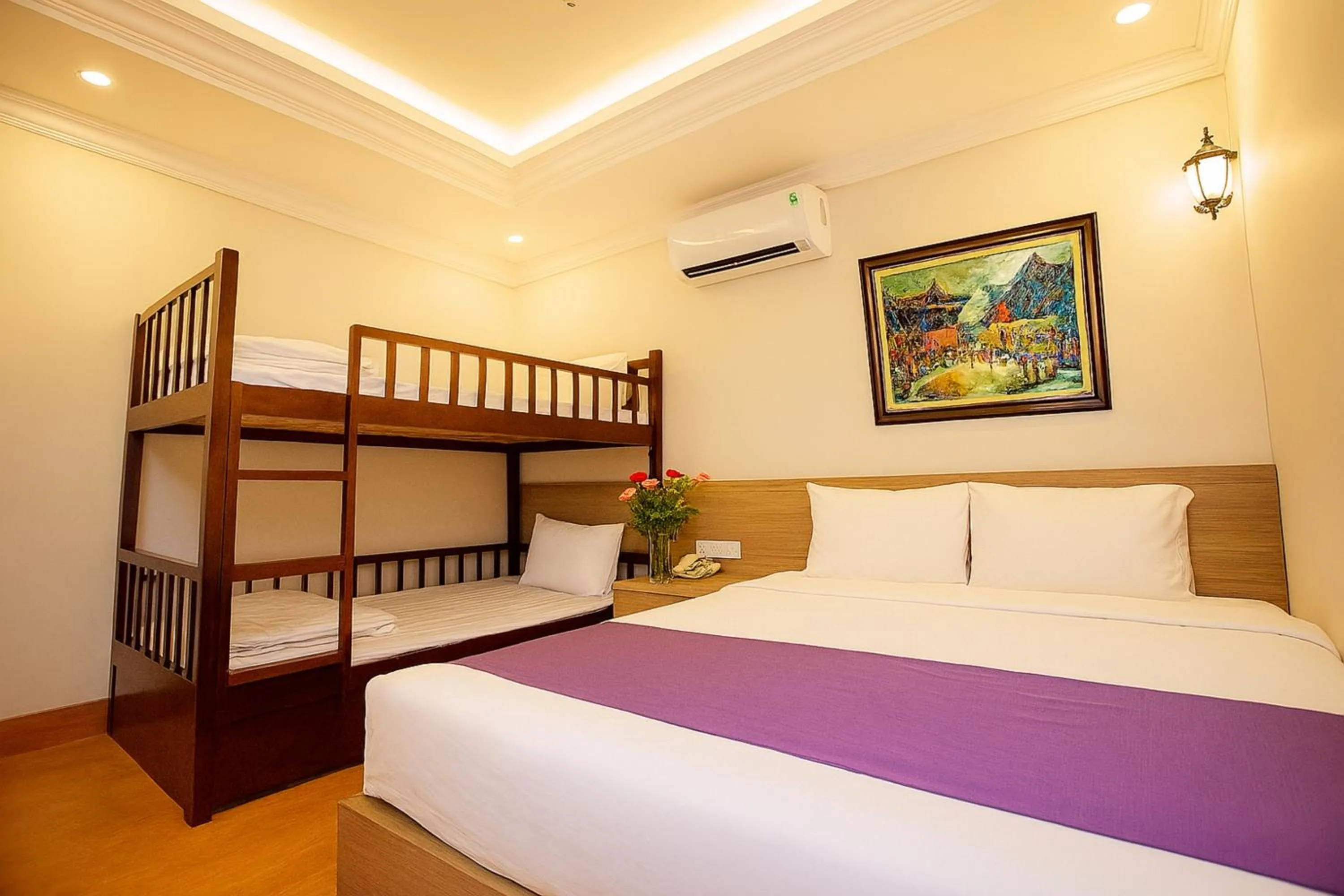 Bed in Yen Indochine