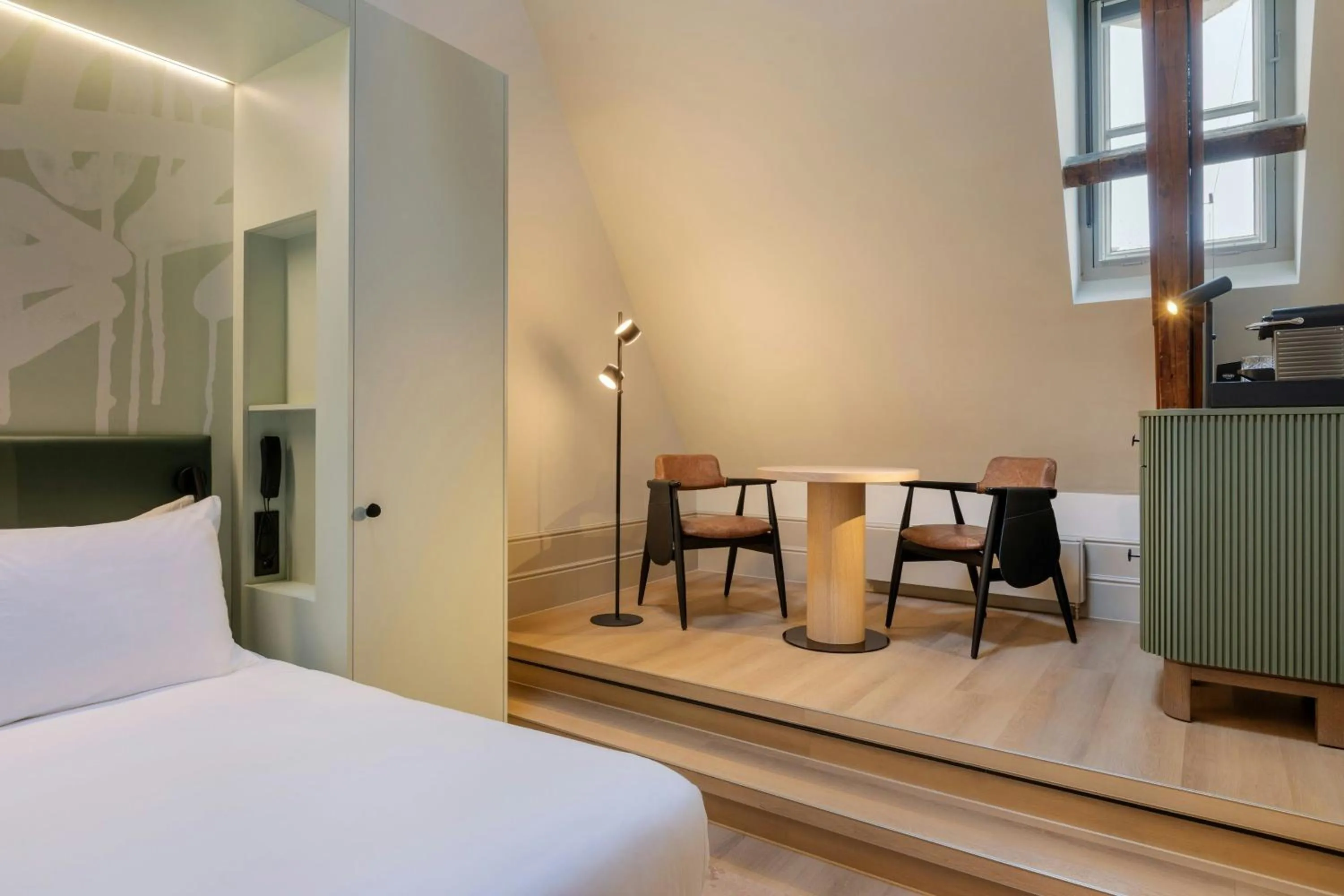 Photo of the whole room, Bed in The College Hotel Amsterdam, Autograph Collection