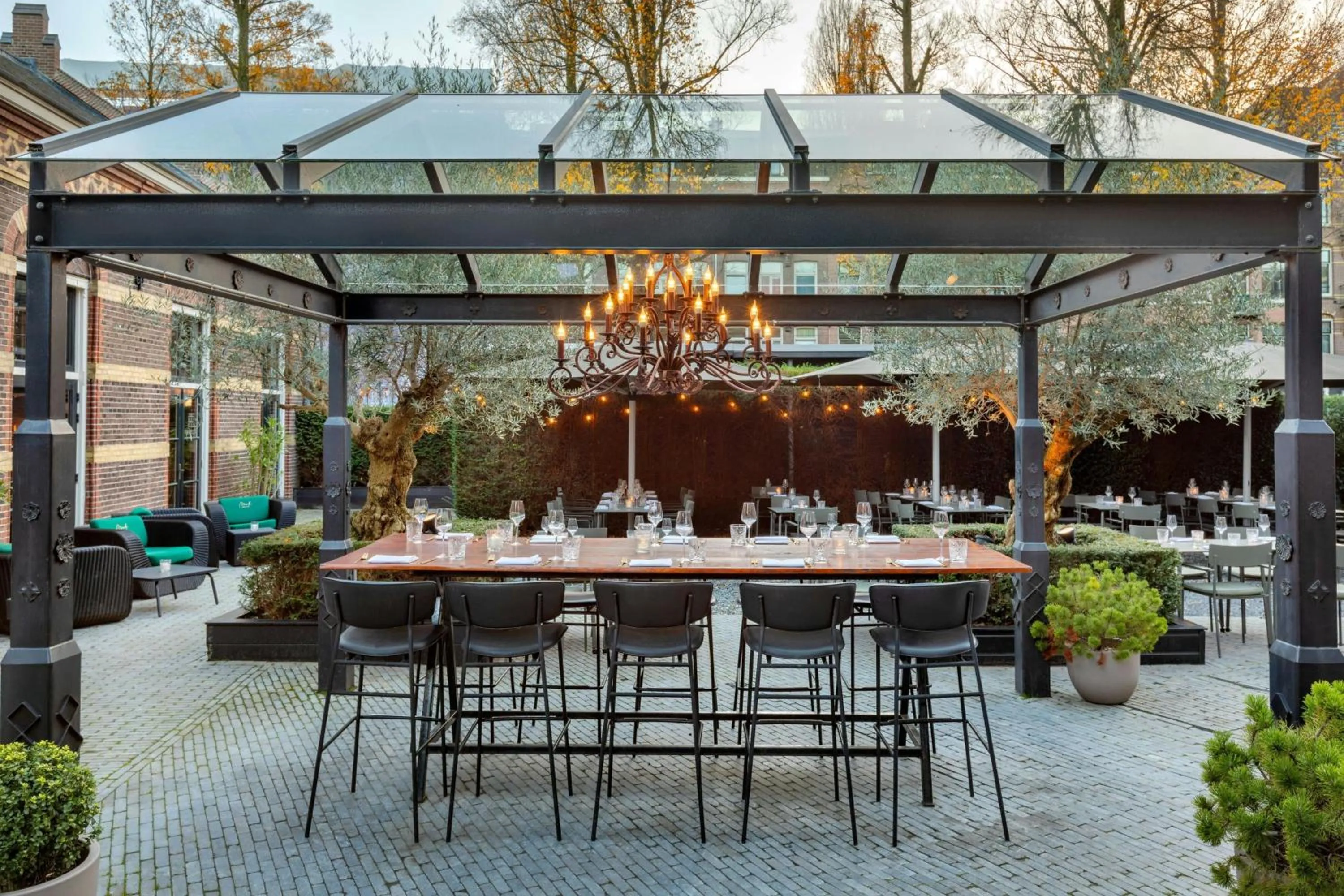 Lounge or bar in The College Hotel Amsterdam, Autograph Collection