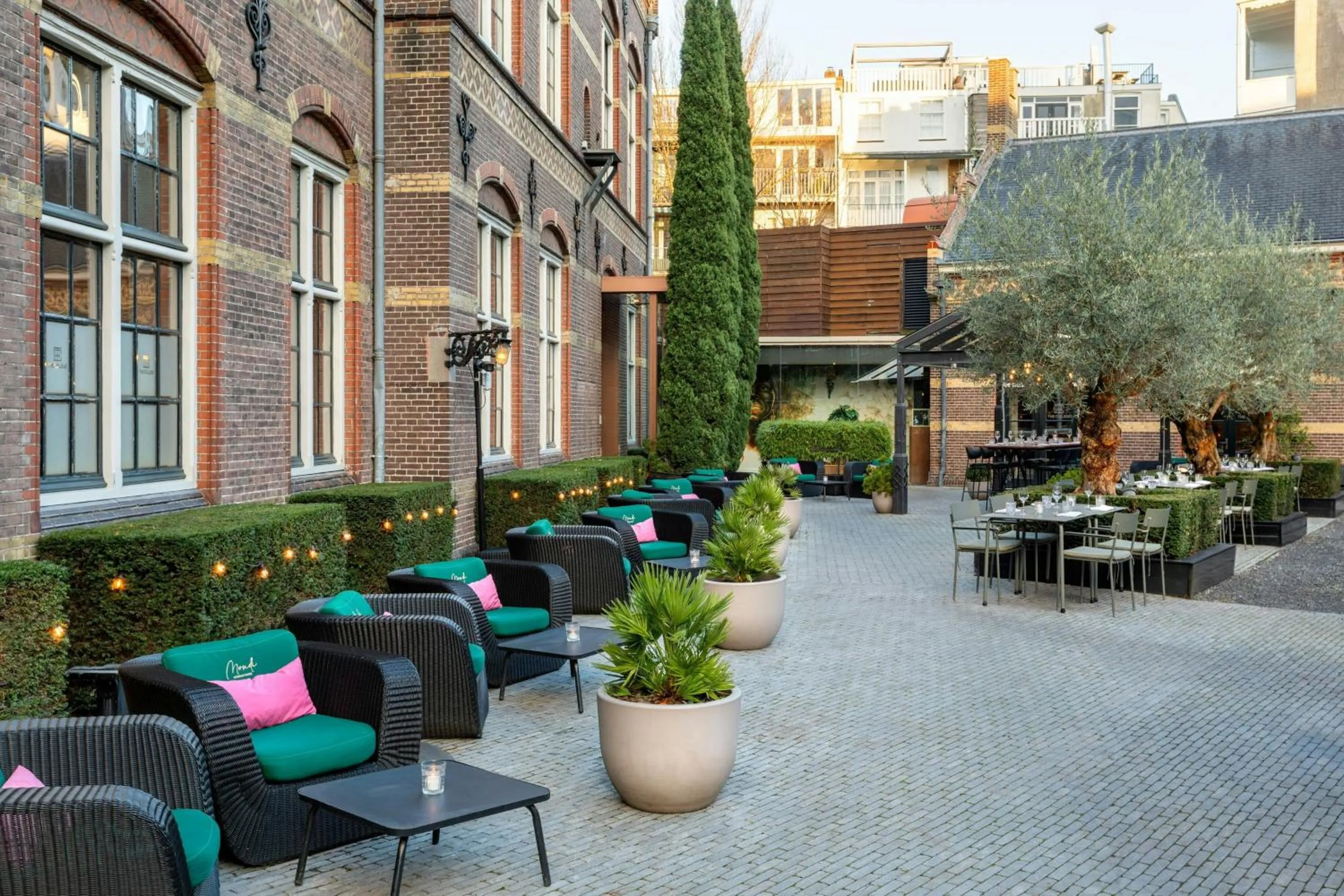 Lounge or bar in The College Hotel Amsterdam, Autograph Collection