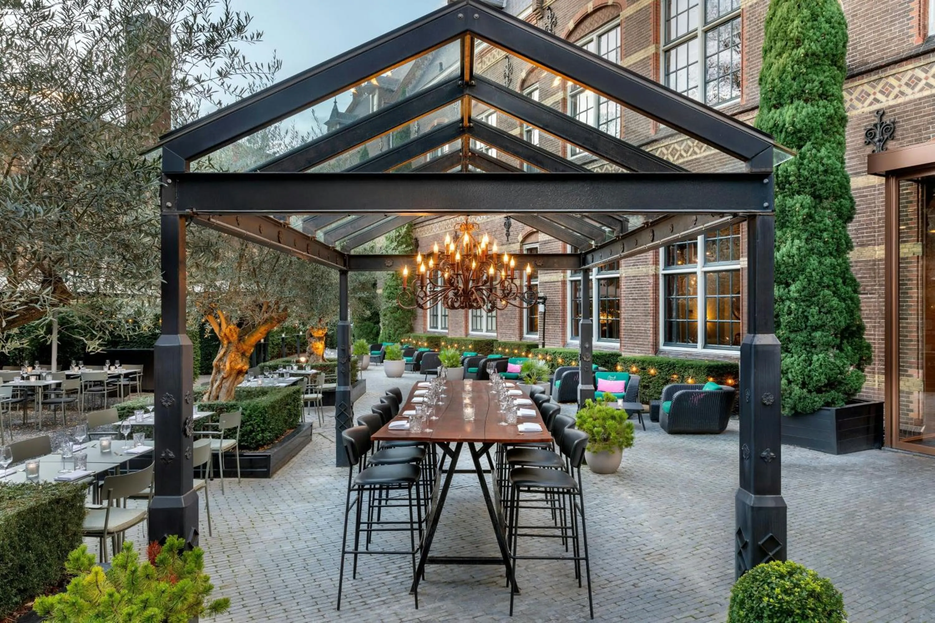 Restaurant/places to eat in The College Hotel Amsterdam, Autograph Collection