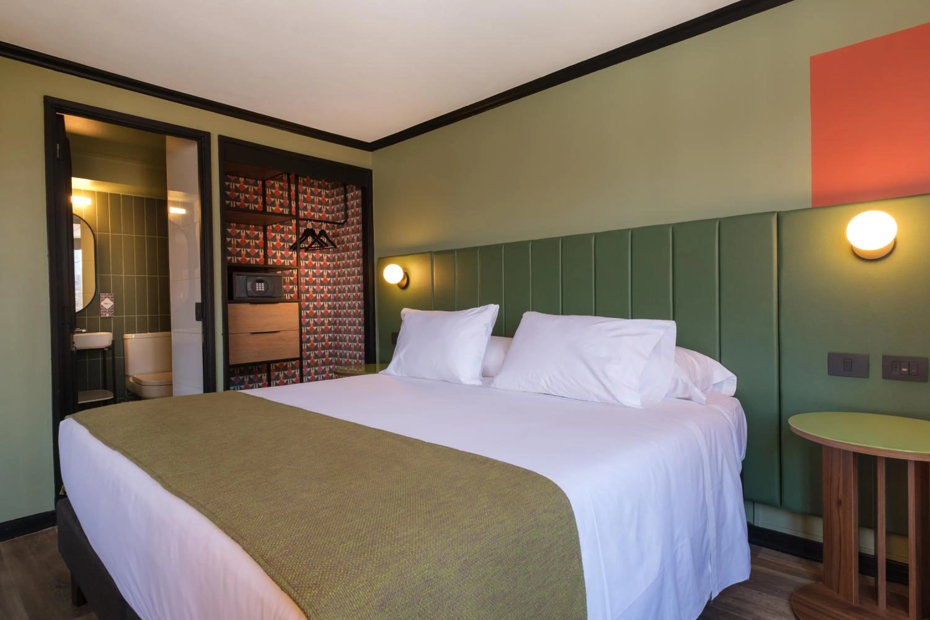 Photo of the whole room, Bed in APT Serviced Apartments Santiago