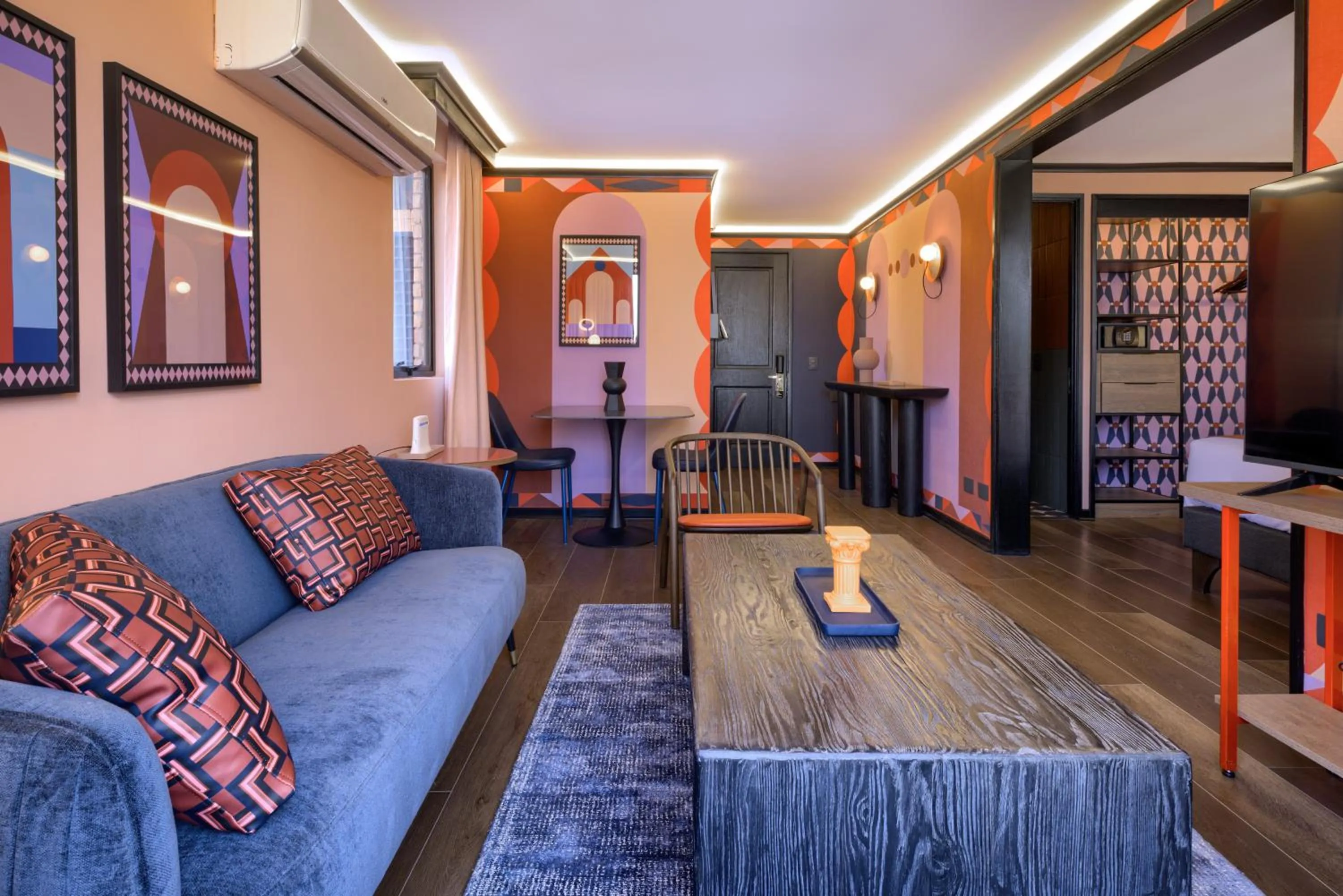 TV and multimedia in APT Serviced Apartments Santiago