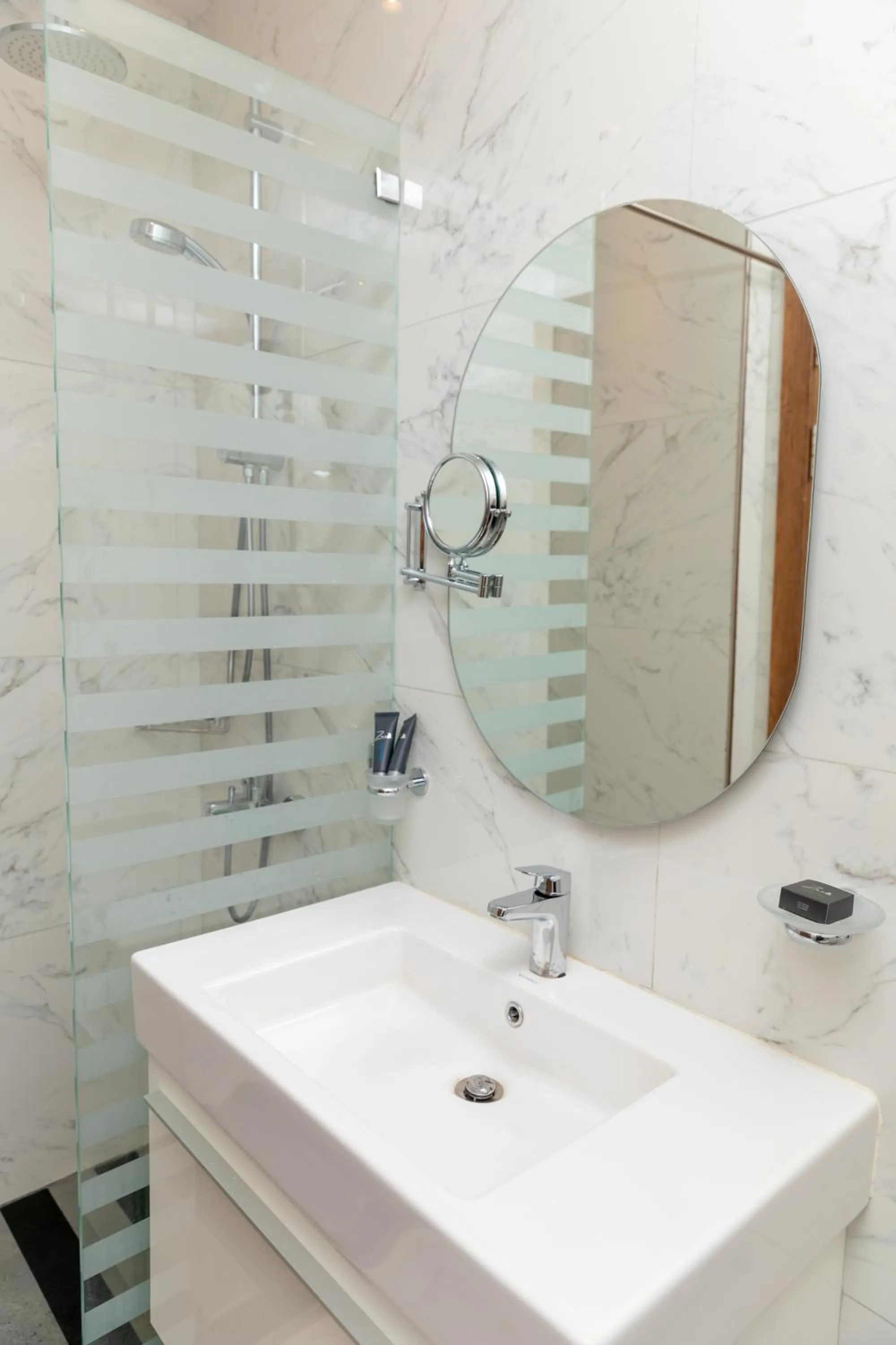 Shower in Nile Club hotel