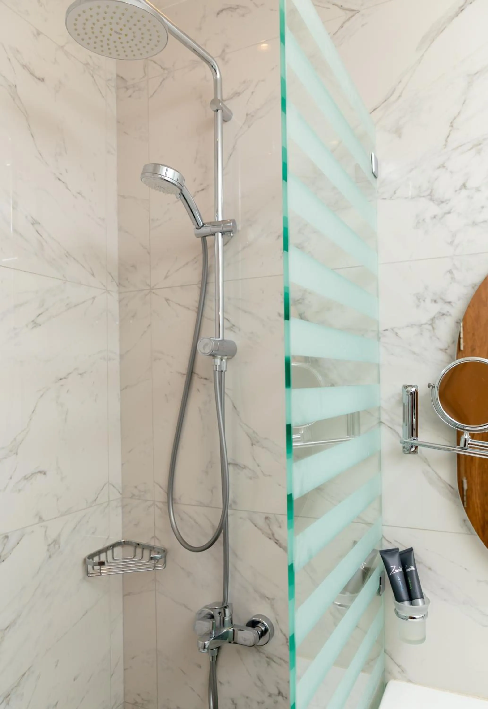 Shower in Nile Club hotel