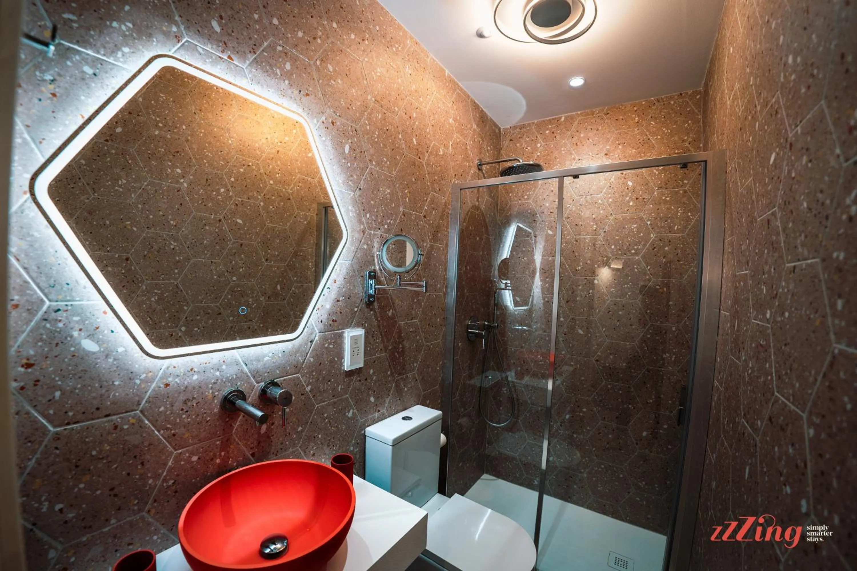 Shower in Avalon Boutique