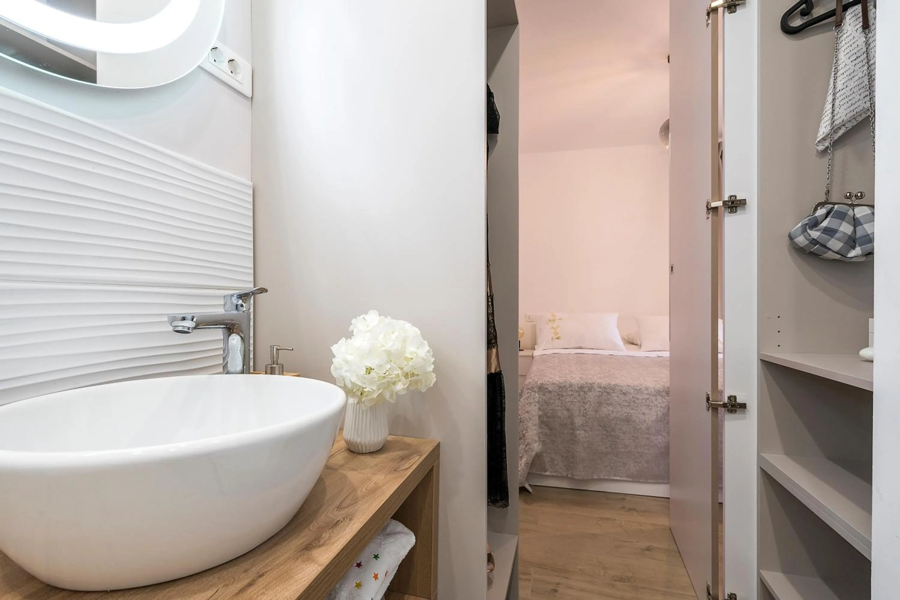 Toilet in Studio Apartments Petar in old part of town