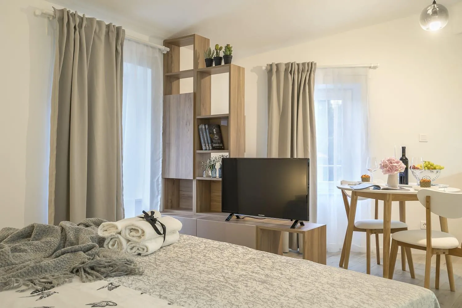 Bed in Studio Apartments Petar in old part of town