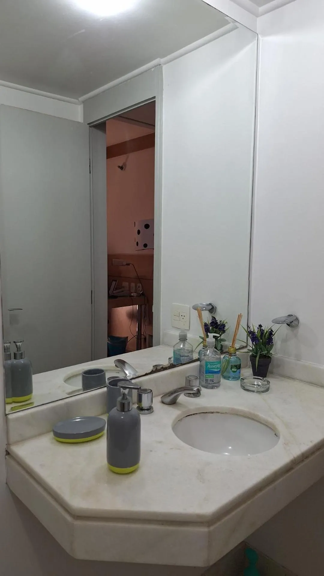 FLAT in DENTRO DO HOTEL 4 ESTRELAS - RUA DIOGO MOREIRA 247 , CORAÇÃO DA FARIA LIMA - ÓTIMA LOCALIZAÇÃO, e CONFORTO