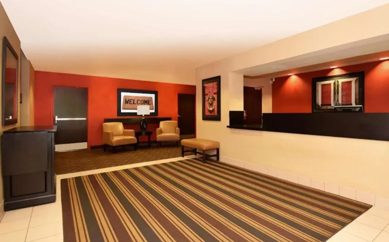 Lobby/Reception in Extended Stay America Suites - Detroit - Southfield - I-696