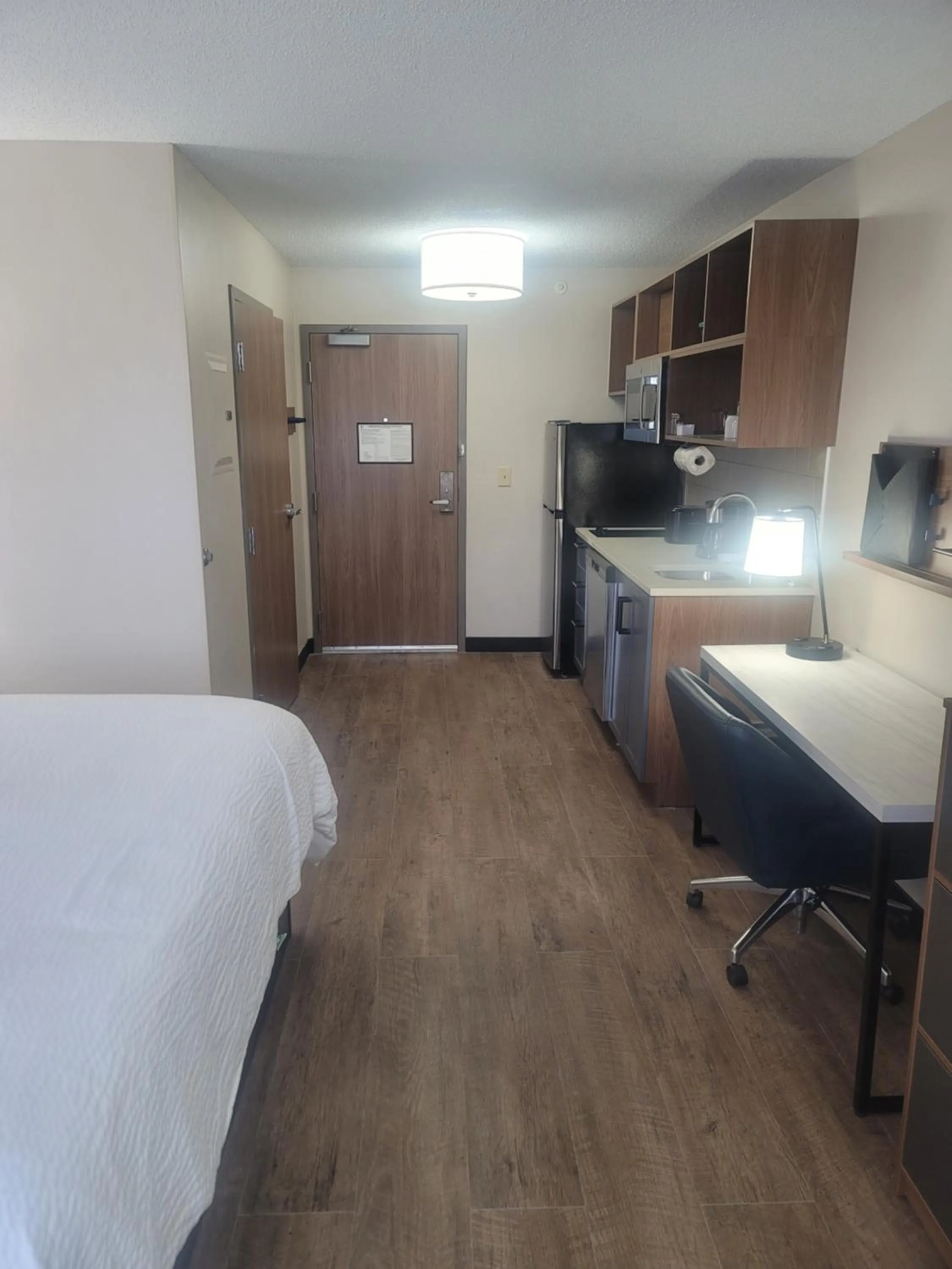Bed in Candlewood Suites Southfield - Detroit by IHG