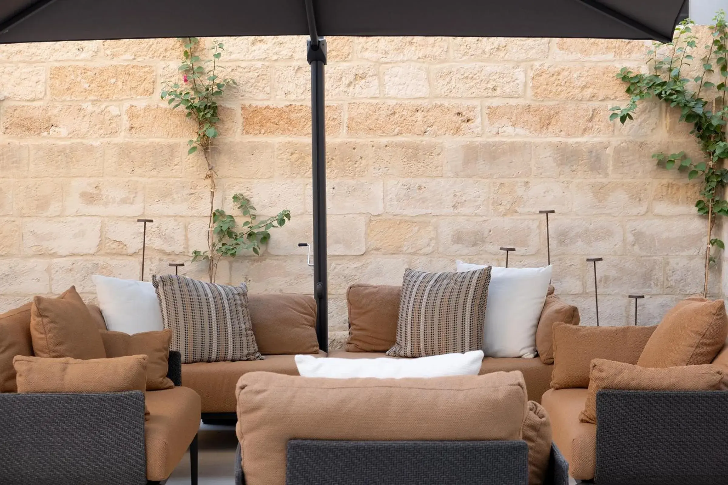 Inner courtyard view in Palazzo Giusti Lecce - Exclusive Boutique hotel Inner courtyard view in Palazzo Giusti Lecce - Exclusive Boutique hotel