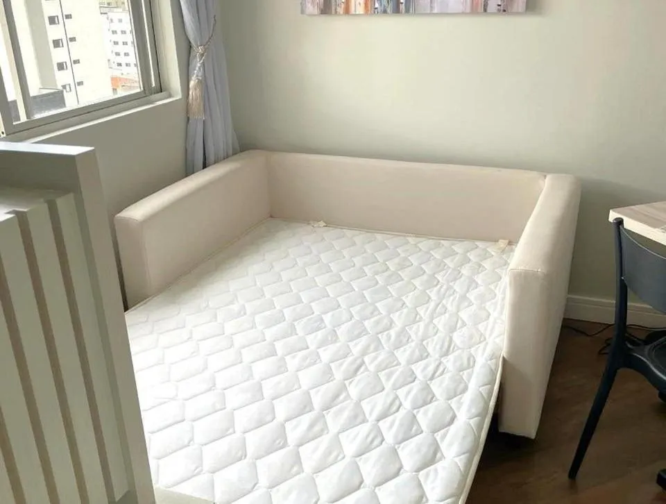 Living room, Bed in Ed. Charlie Chaplin | Prédio no coração de Curitiba | Gonzaga Stays