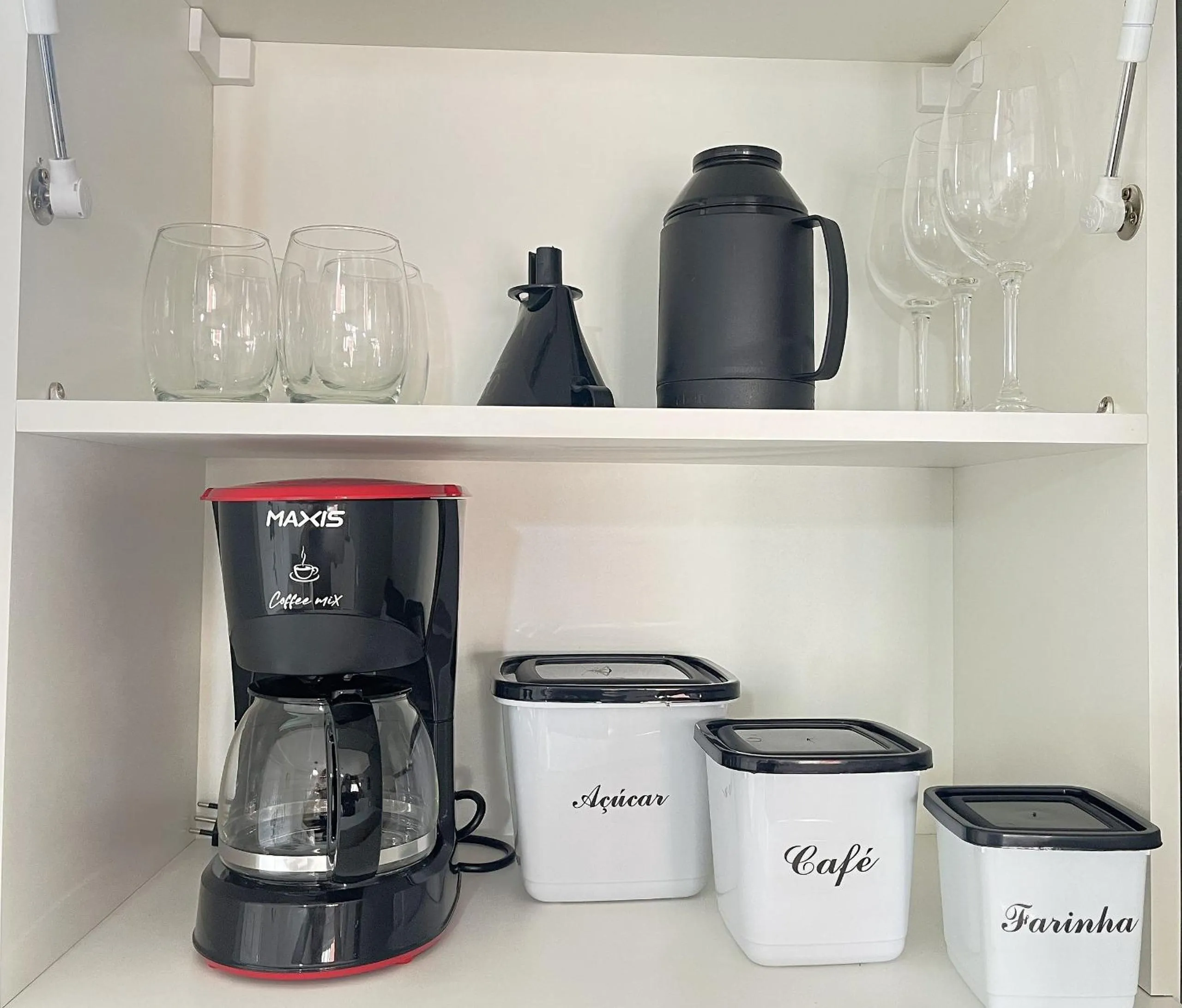 Kitchen or kitchenette in Ed. Charlie Chaplin | Prédio no coração de Curitiba | Gonzaga Stays