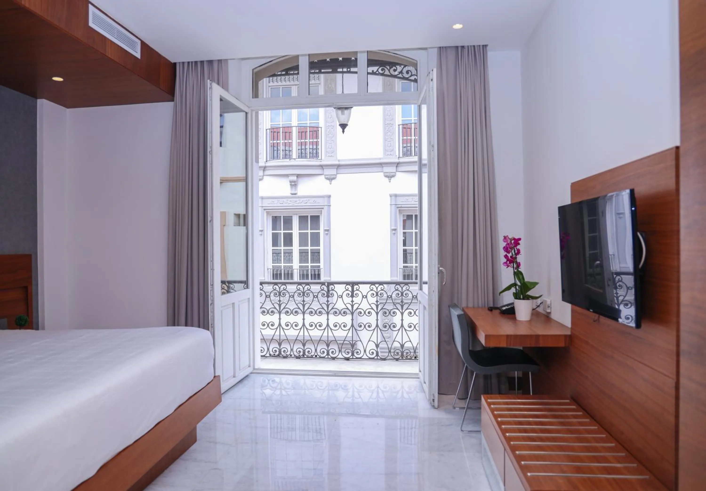 Balcony/Terrace, Bed in Hotel San Felipe