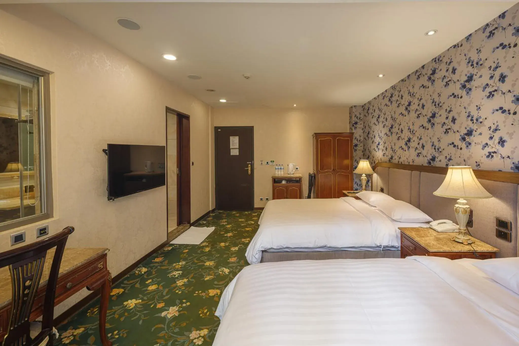 Photo of the whole room, Bed in Grand Pleasure Spring Hotel Photo of the whole room, Bed in Grand Pleasure Spring Hotel