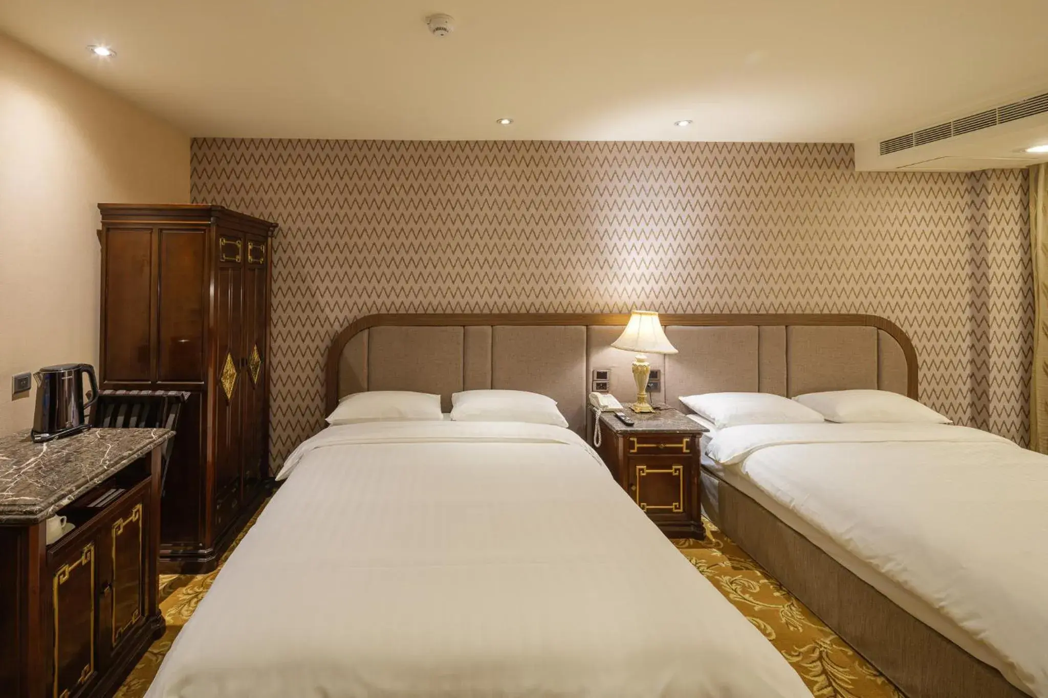 Bed in Grand Pleasure Spring Hotel Bed in Grand Pleasure Spring Hotel