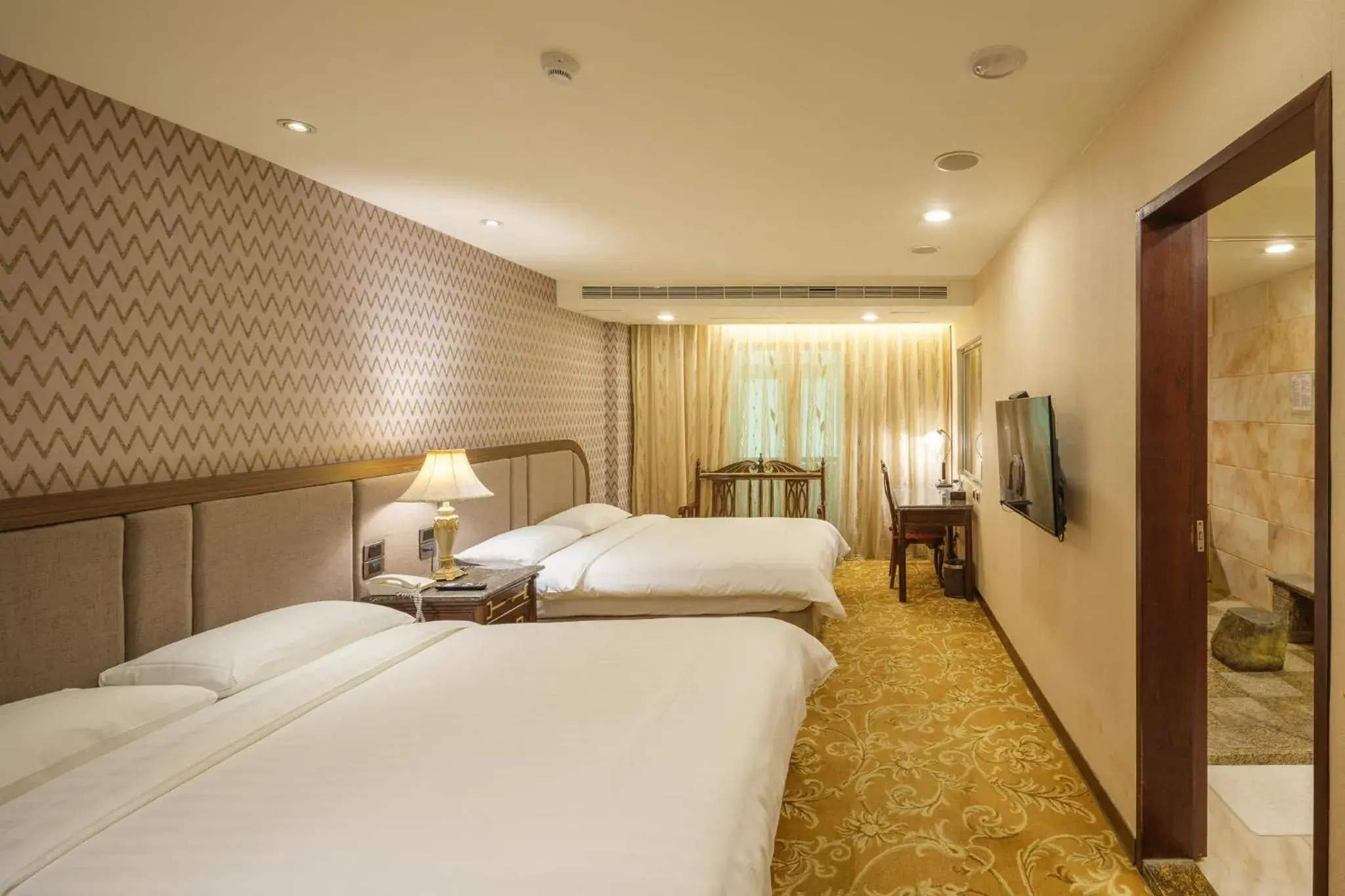 Photo of the whole room, Bed in Grand Pleasure Spring Hotel Photo of the whole room, Bed in Grand Pleasure Spring Hotel