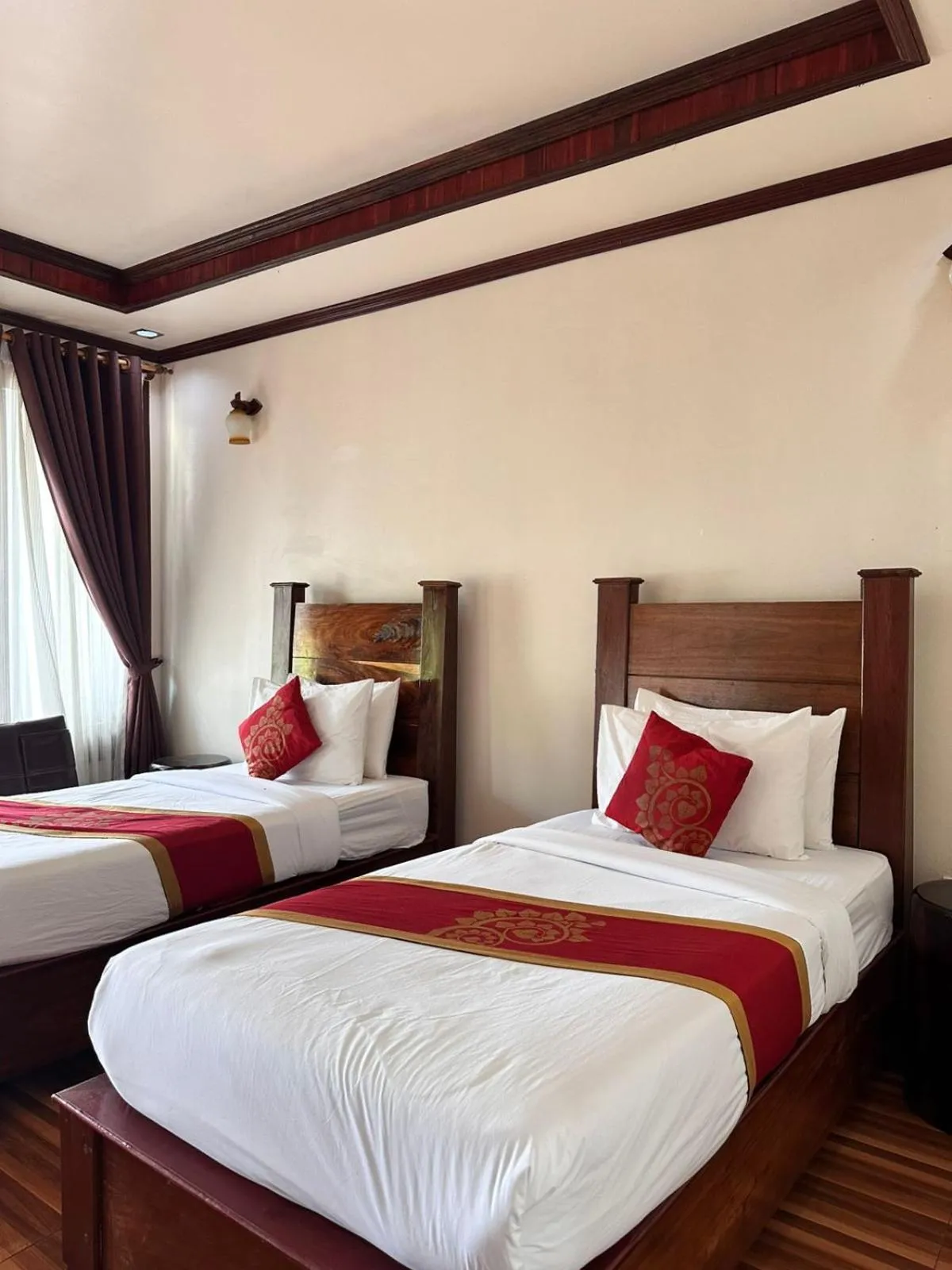 Bed in golden hotel dondet