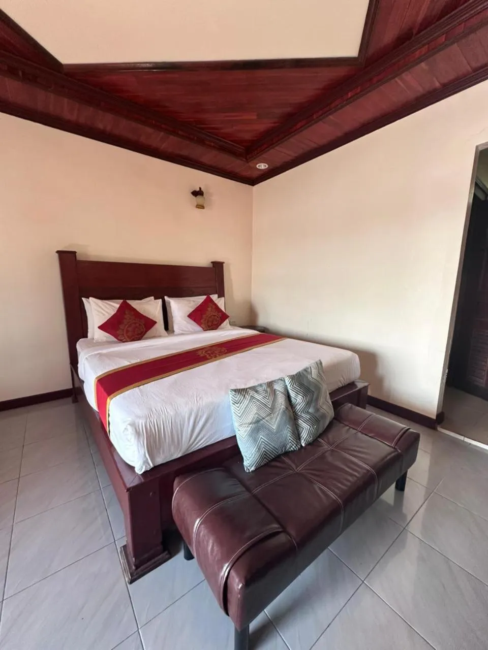 Bed in golden hotel dondet