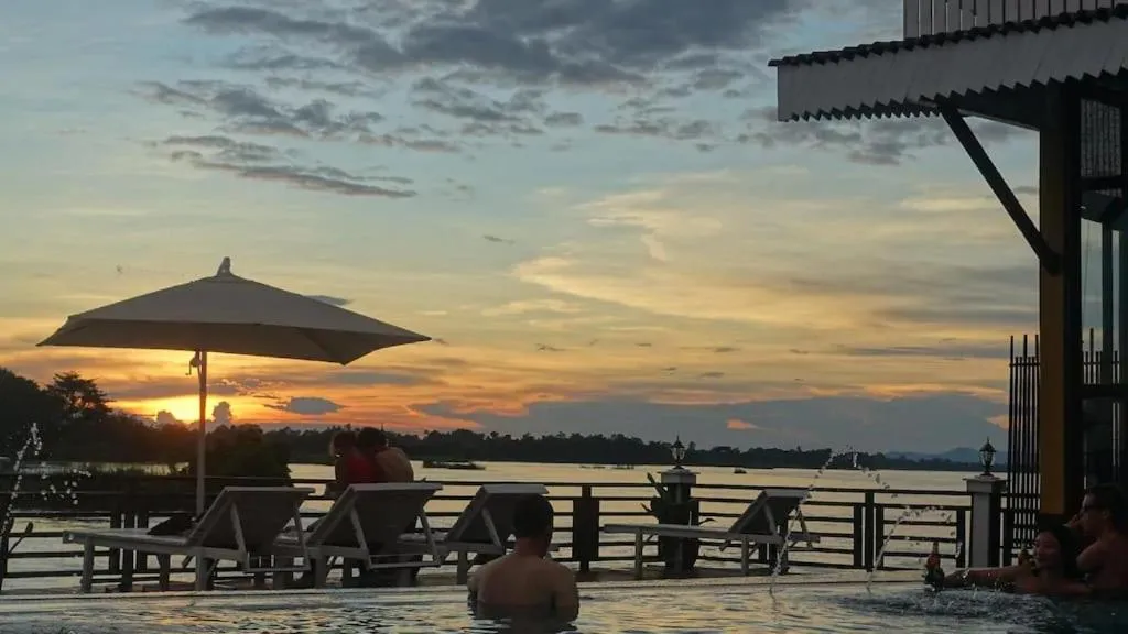 Swimming pool in golden hotel dondet