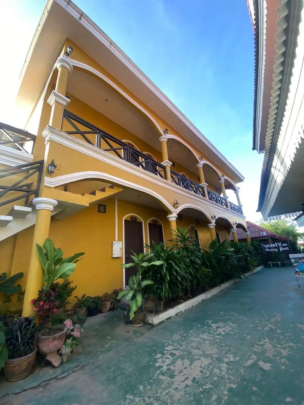 Property building in golden hotel dondet Property building in golden hotel dondet