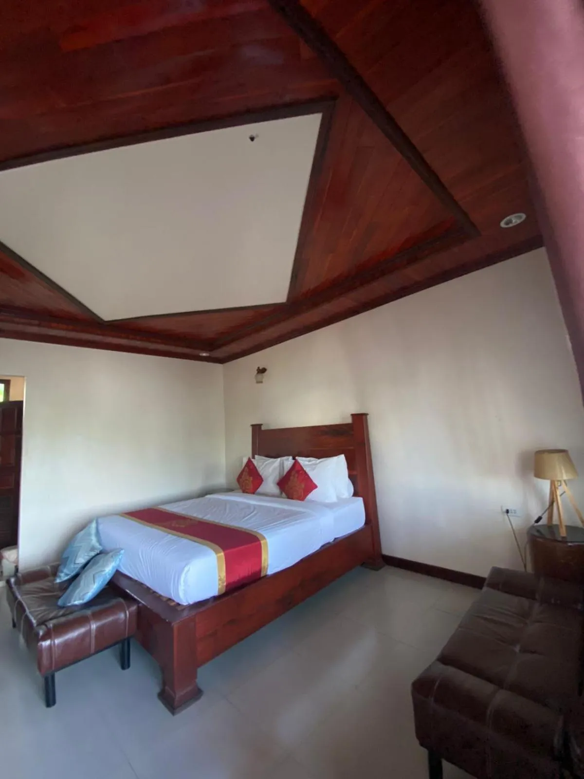 Bed in golden hotel dondet