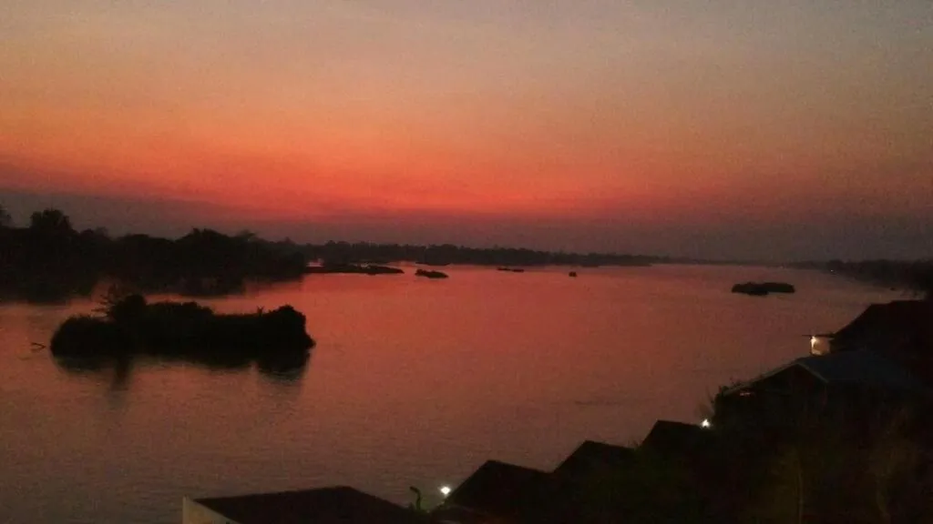 River view in golden hotel dondet