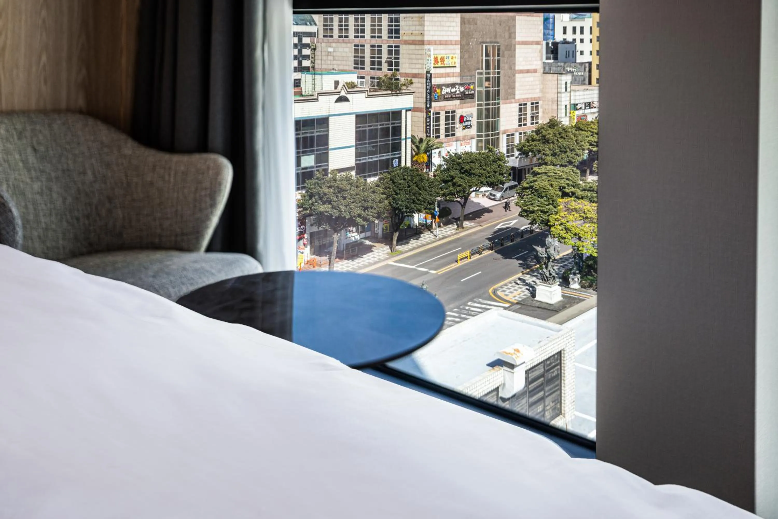 View (from property/room), Bed in Jeju Bolton Hotel